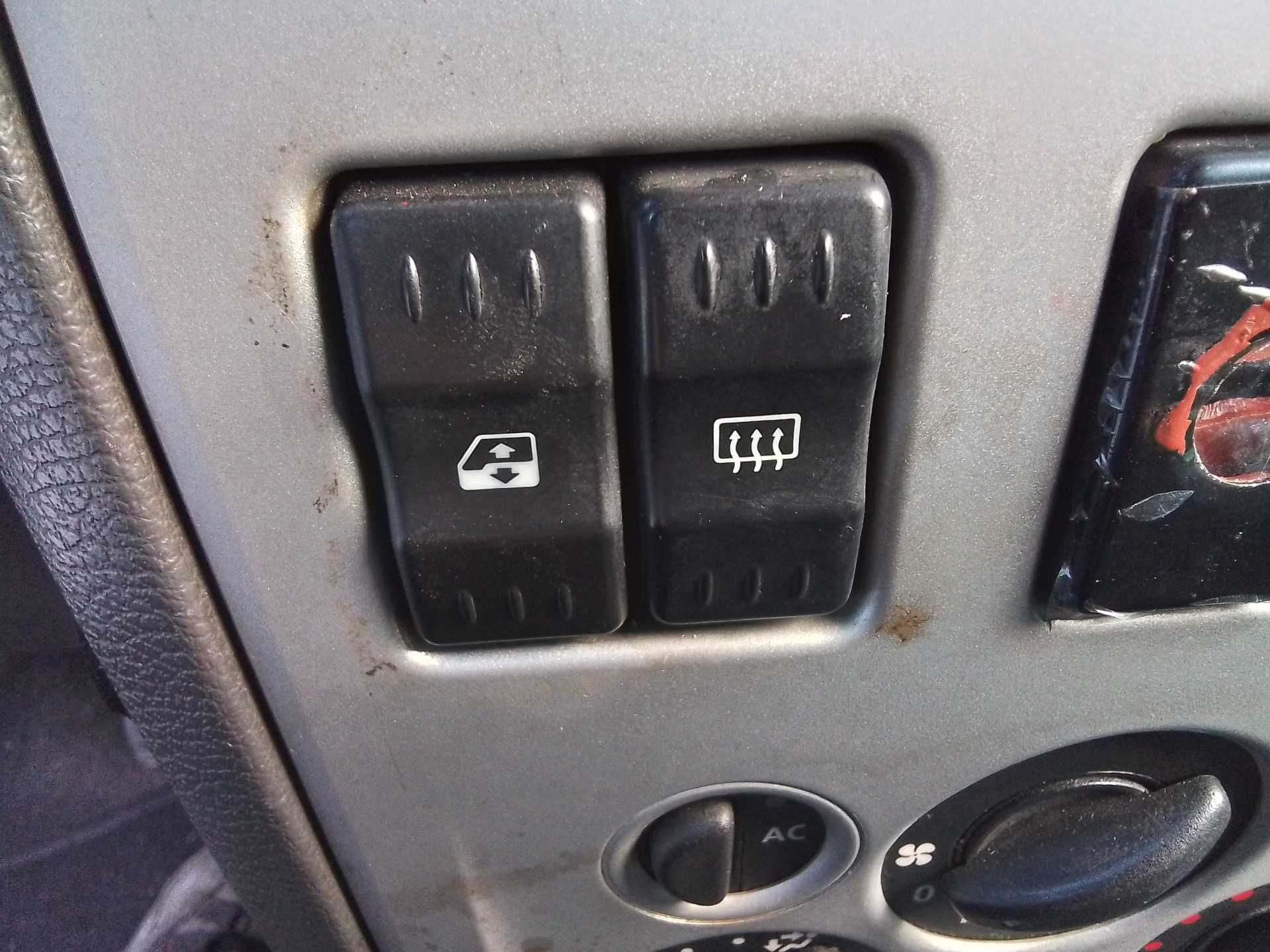 Recambio de mando elevalunas delantero izquierdo para dacia logan 1.5 dci diesel cat referencia OEM IAM   