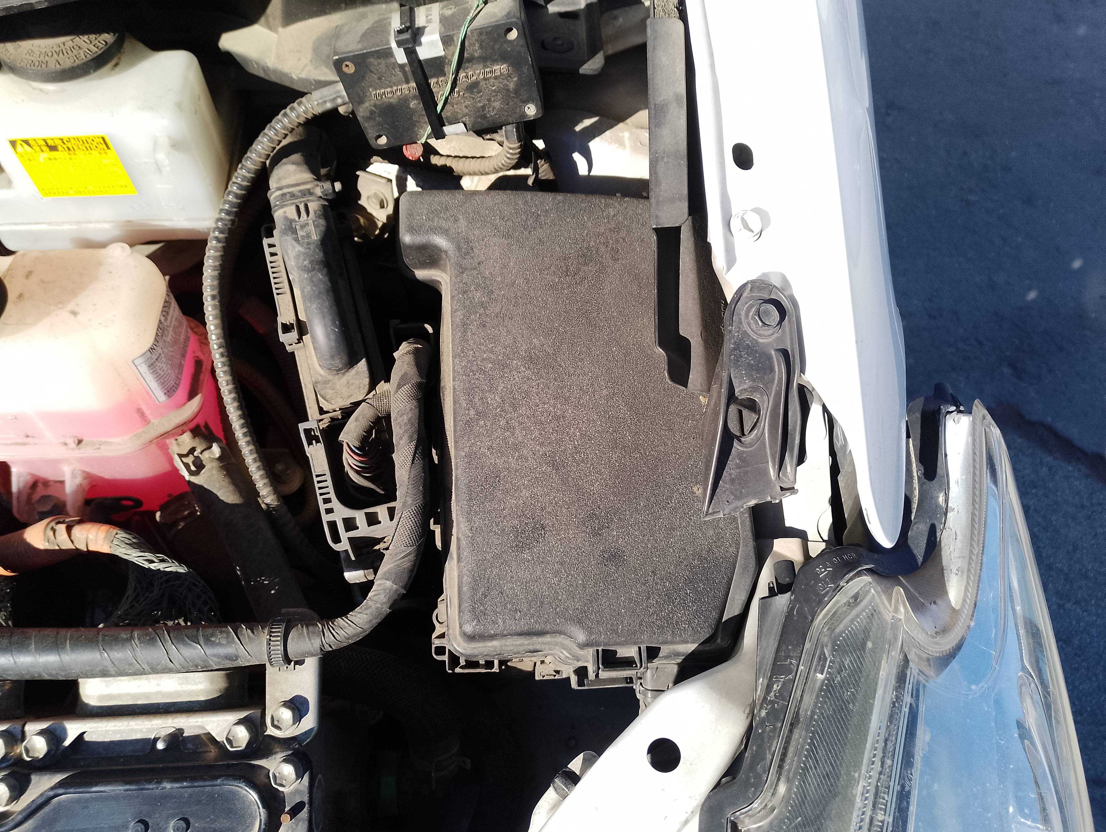 Recambio de caja reles / fusibles para toyota prius+ advance referencia OEM IAM   
