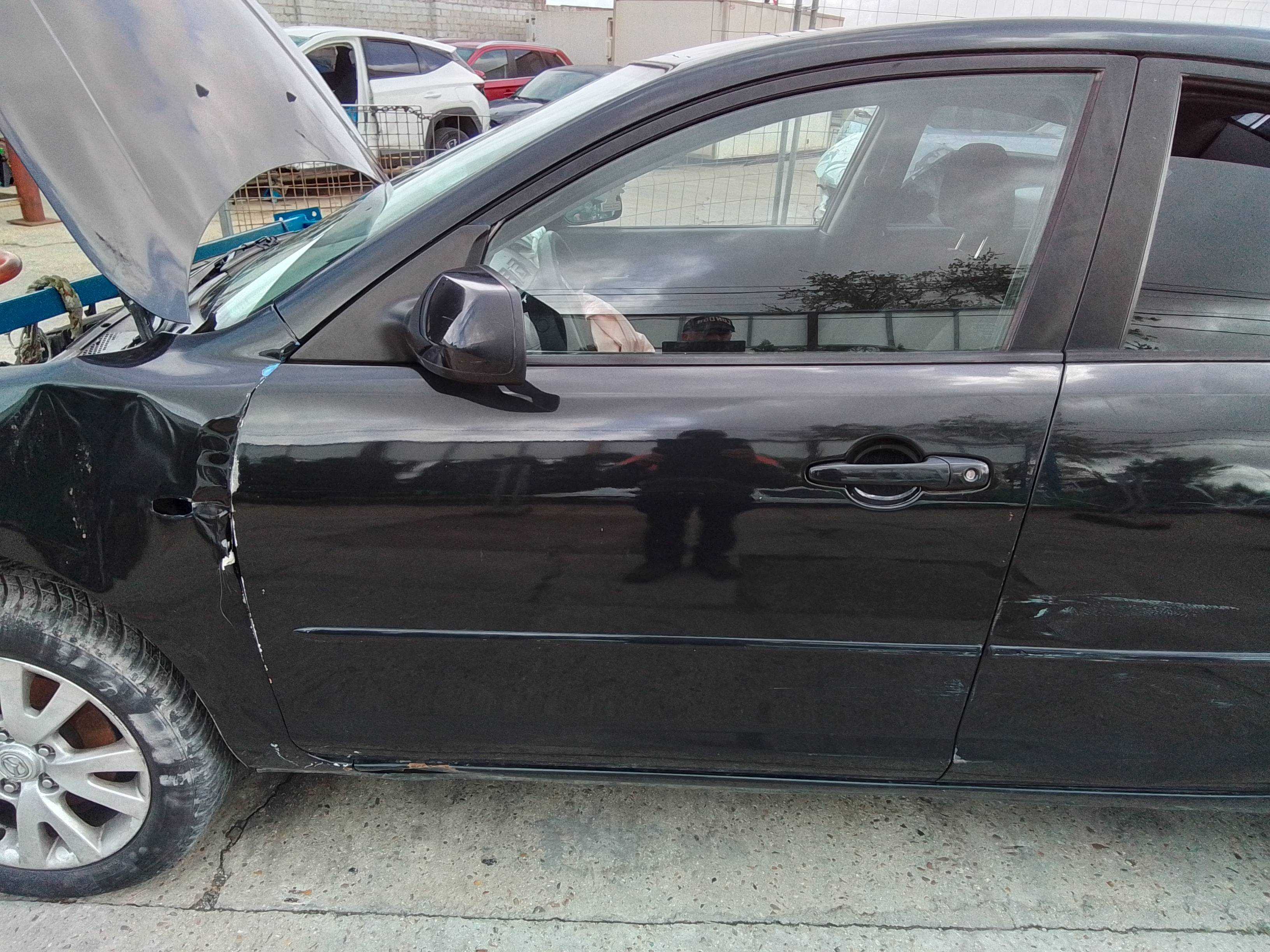 Recambio de puerta delantera izquierda para mazda 3 berlina (bk) 1.6 vvt active referencia OEM IAM   