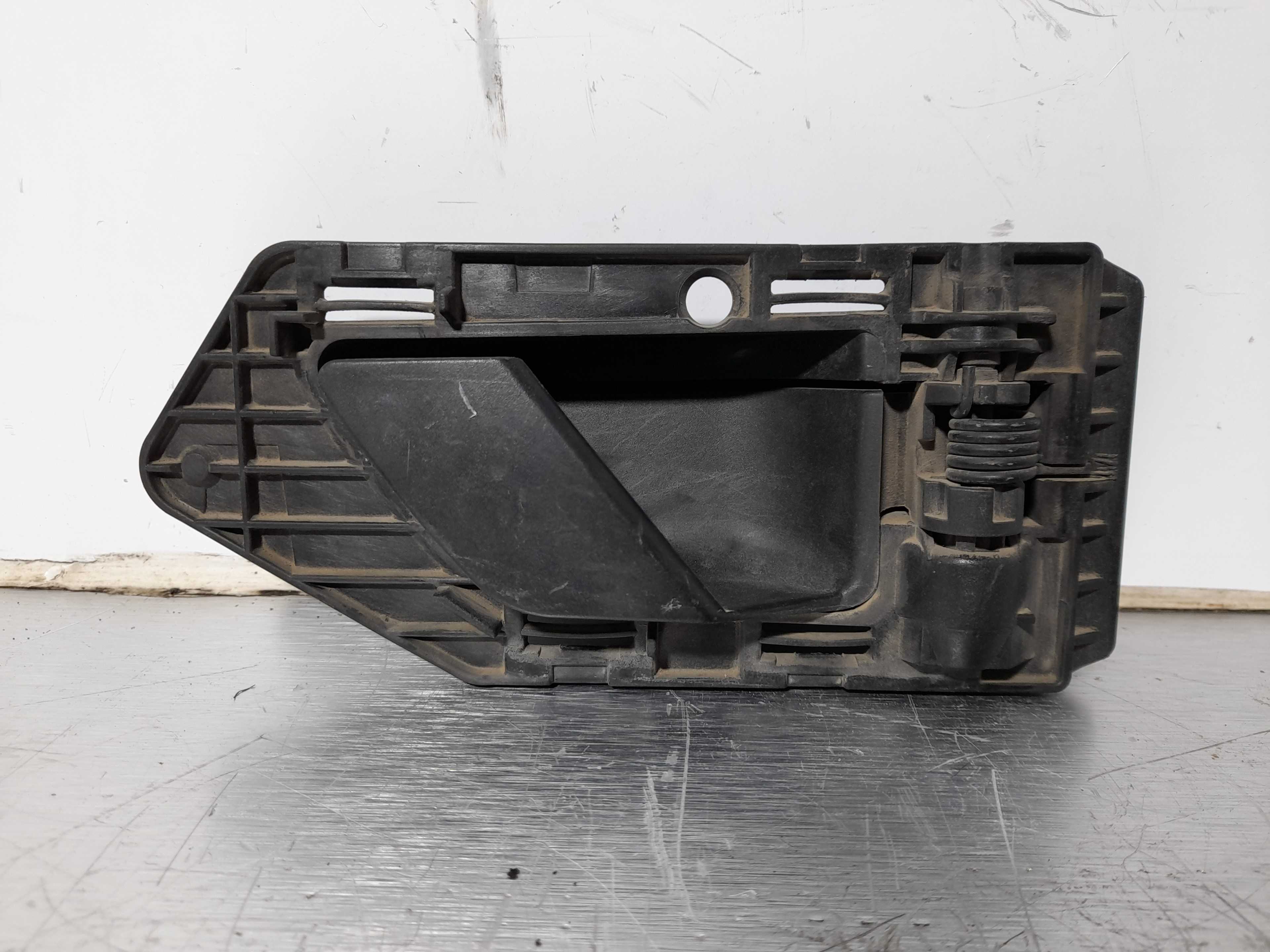 Recambio de maneta interior delantera derecha para citroën berlingo 1.9 diesel referencia OEM IAM   