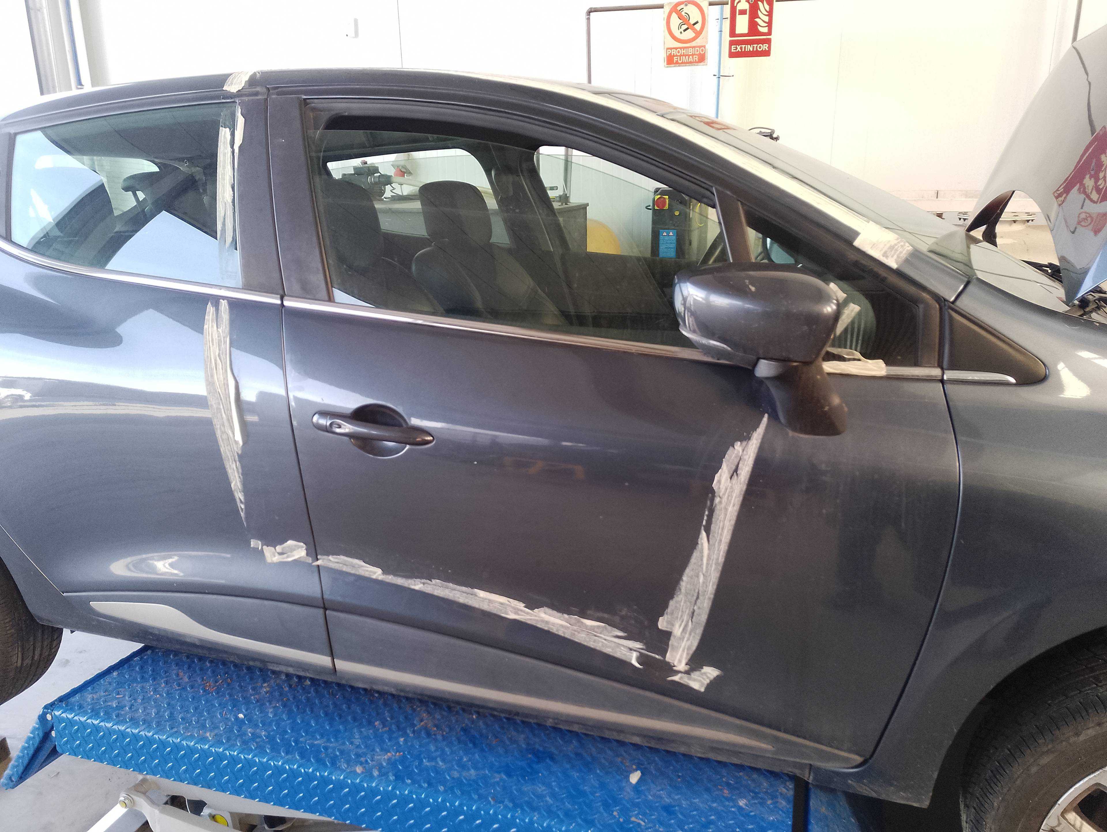 Recambio de puerta delantera derecha para renault clio iv 1.0 tce referencia OEM IAM   