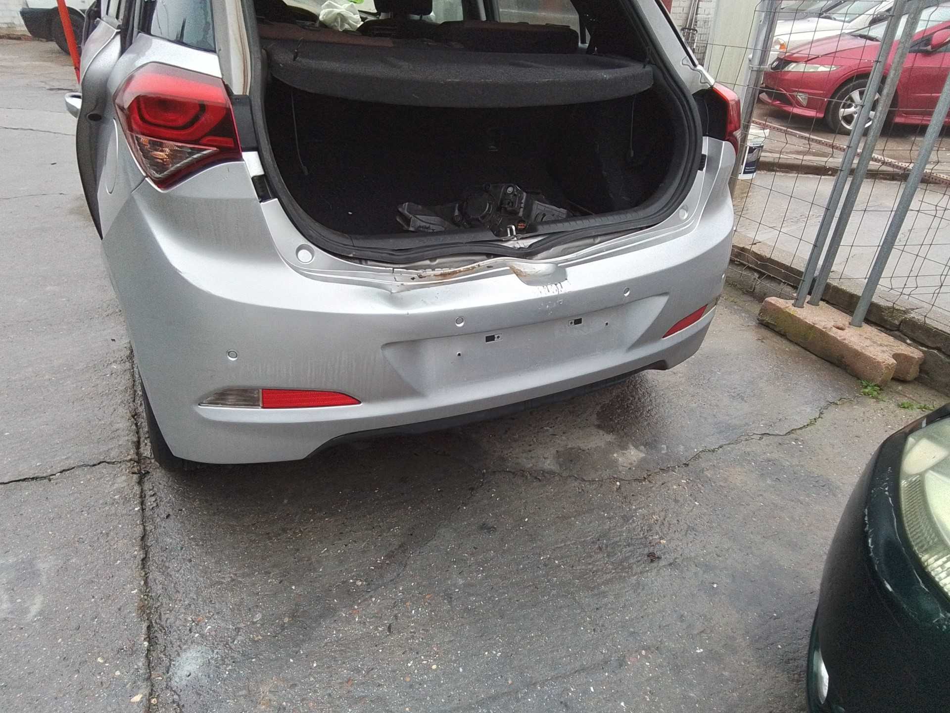 Recambio de paragolpes trasero para hyundai i20 1.2 16v cat referencia OEM IAM   