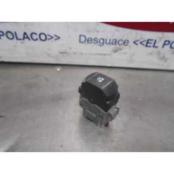 MANDO ELEVALUNAS DELANTERO DERECHO 