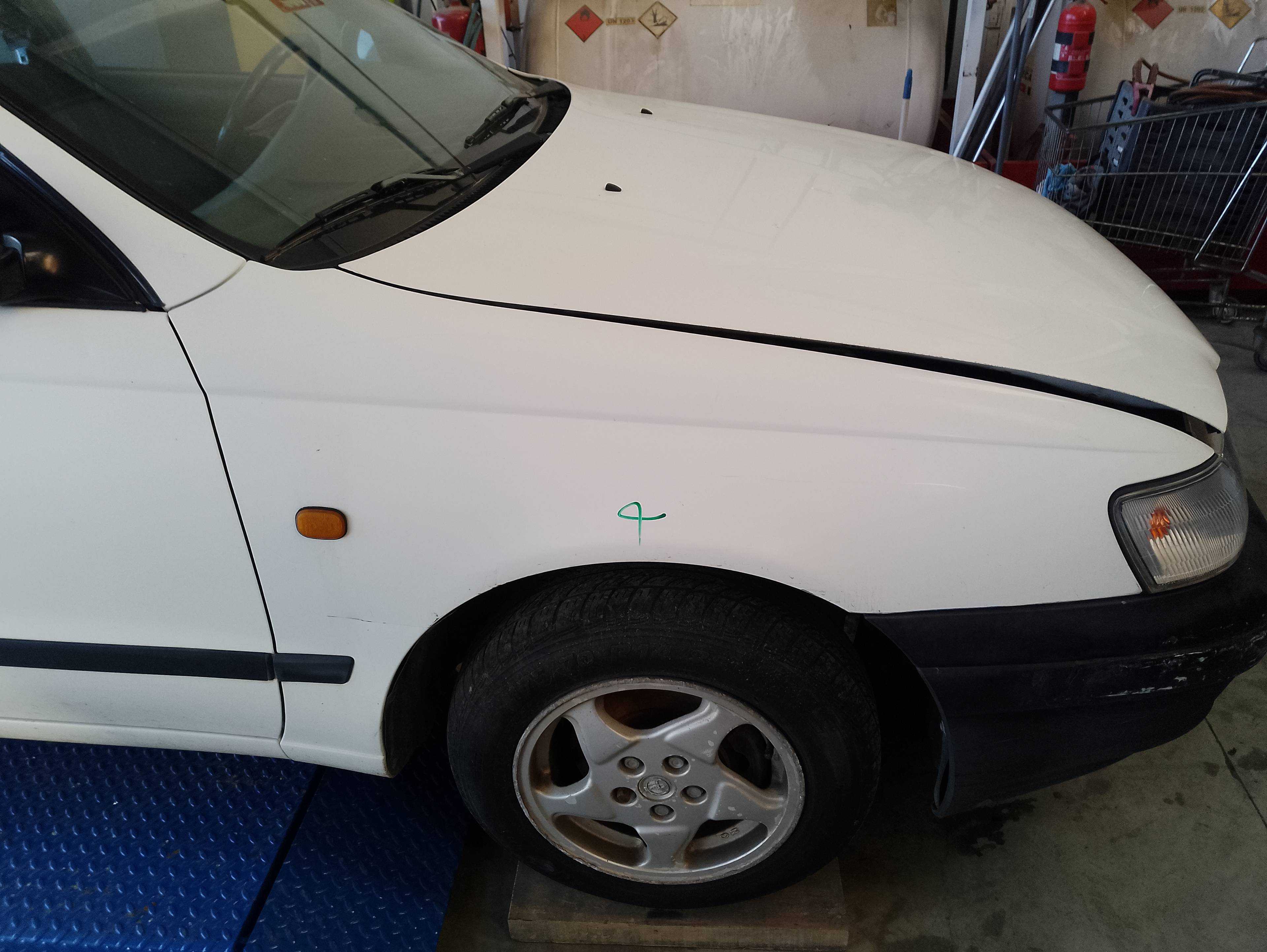 Recambio de aleta delantera derecha para toyota carina (t19) 2.0 d xl (4-ptas.) referencia OEM IAM   
