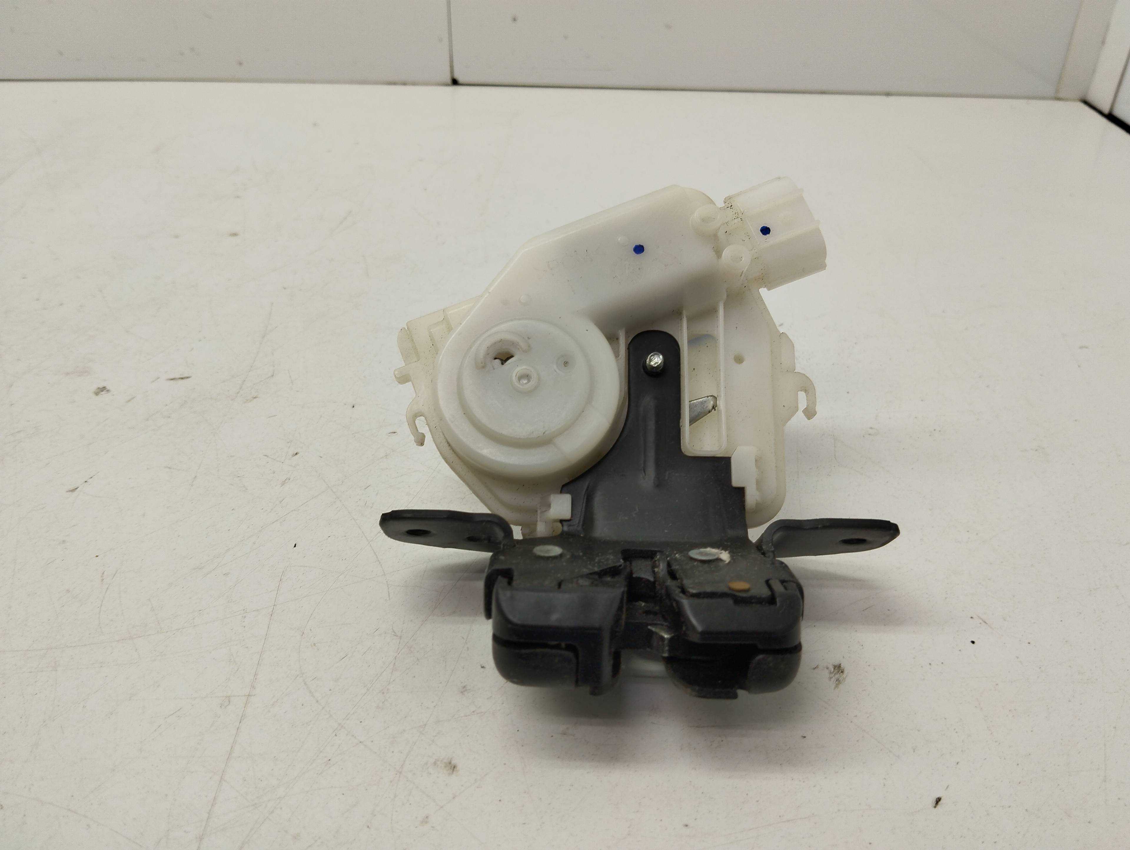 Recambio de cerradura maletero / porton para toyota auris 1.8 16v (híbrido) referencia OEM IAM   