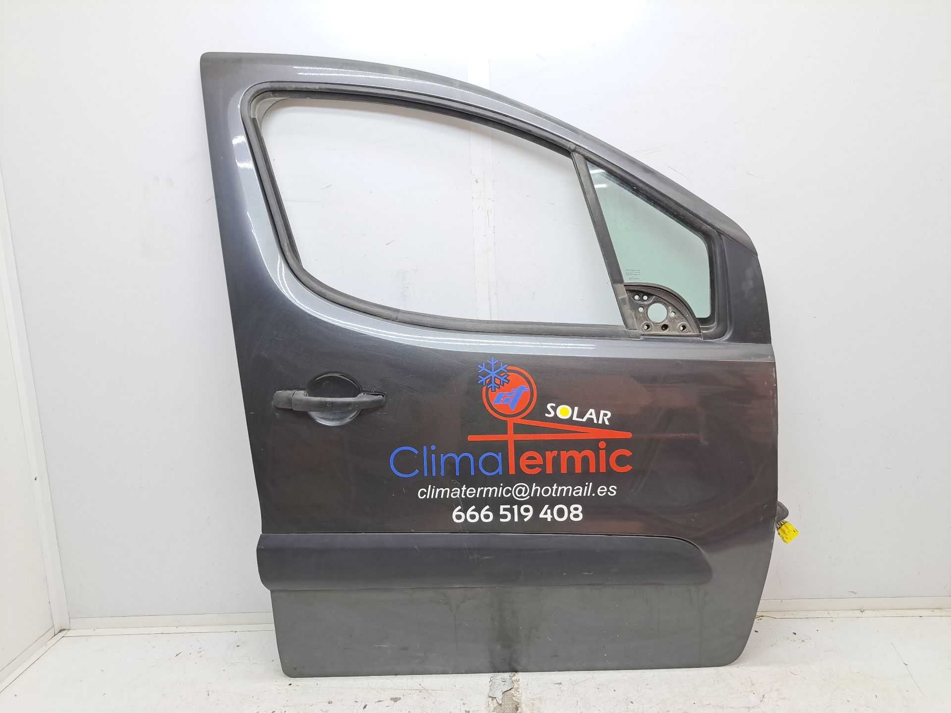 Recambio de puerta delantera derecha para citroën berlingo station wagon xtr referencia OEM IAM 9004Z6  