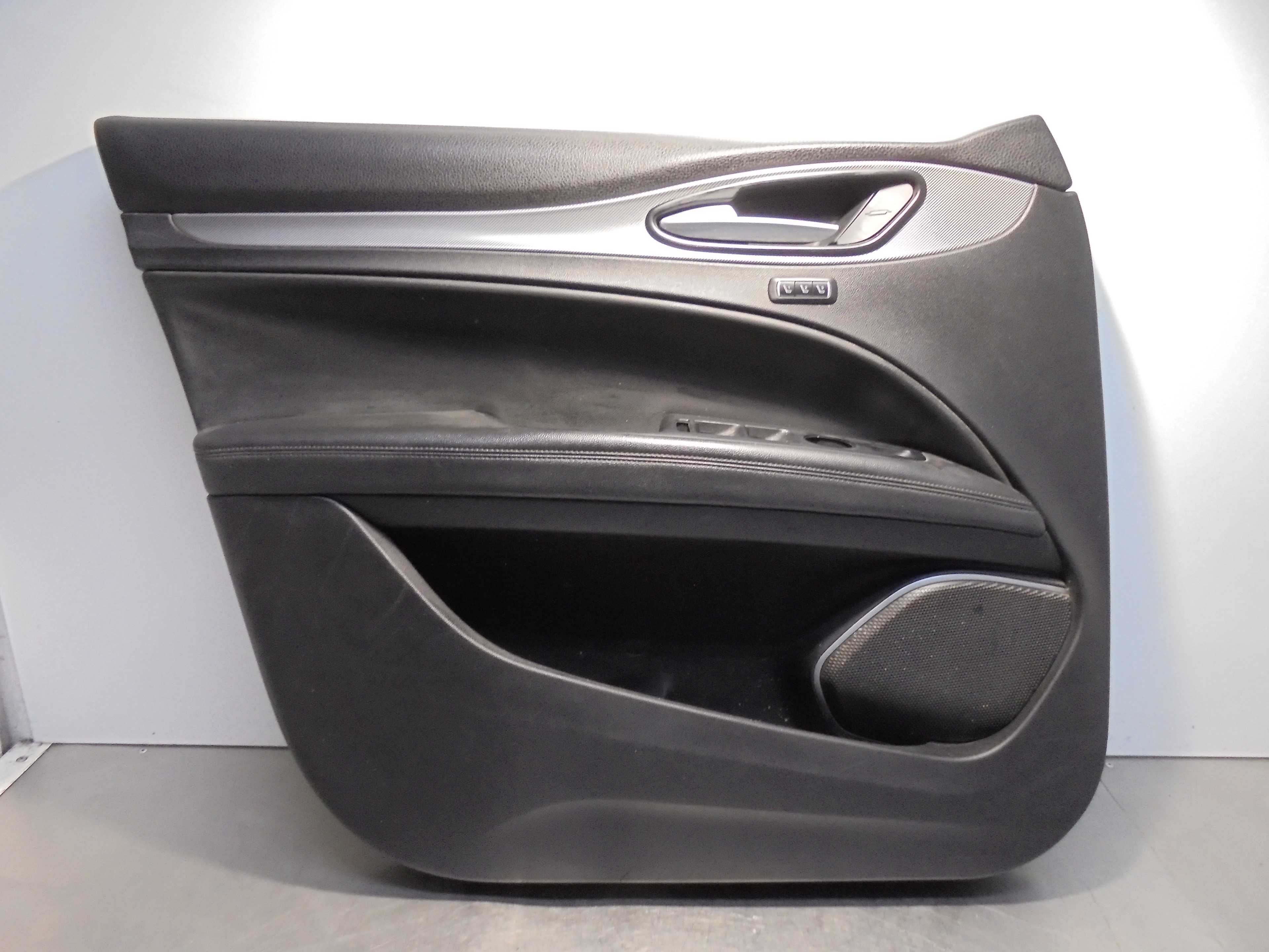 Recambio de guarnecido puerta delantera izquierda para alfa romeo stelvio (630) executive 4wd referencia OEM IAM 156197062  