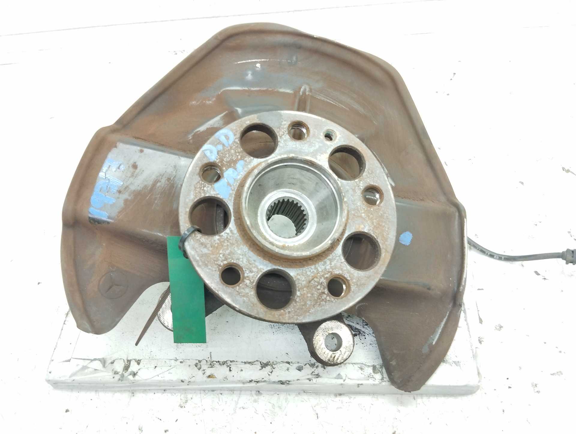 Recambio de mangueta delantera derecha para mercedes-benz clase a (w169) a 160 cdi a-edition referencia OEM IAM  A1693300820 