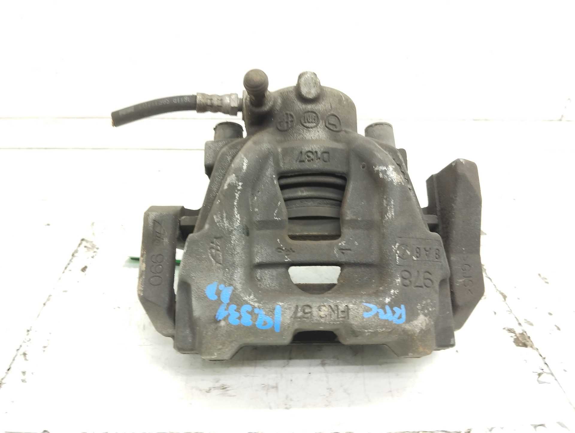 Recambio de pinza de freno delantera derecha para fiat 500 l (330) city cross referencia OEM IAM  77365310 