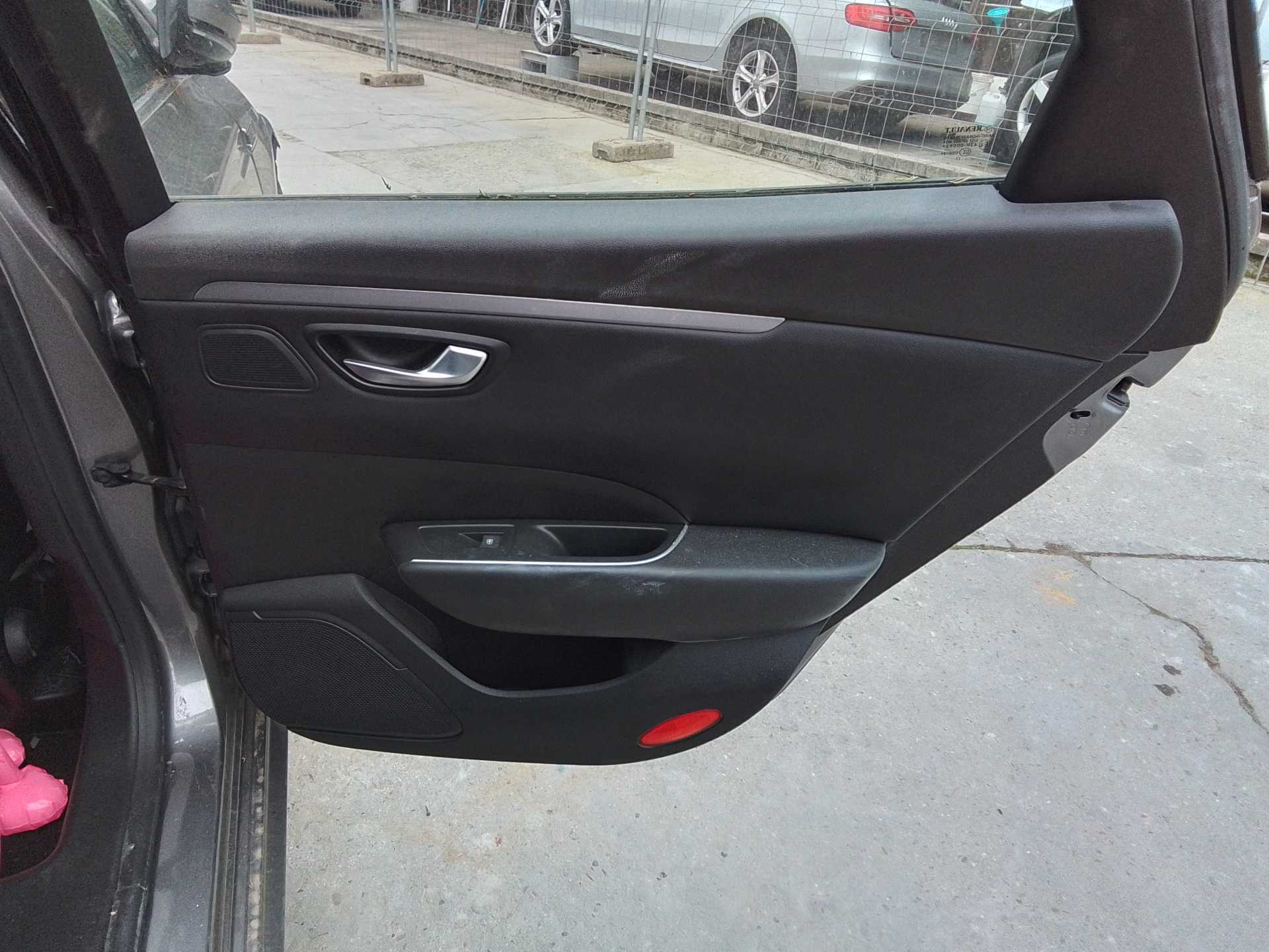 Recambio de guarnecido puerta trasera derecha para renault talisman grandtour intens referencia OEM IAM   