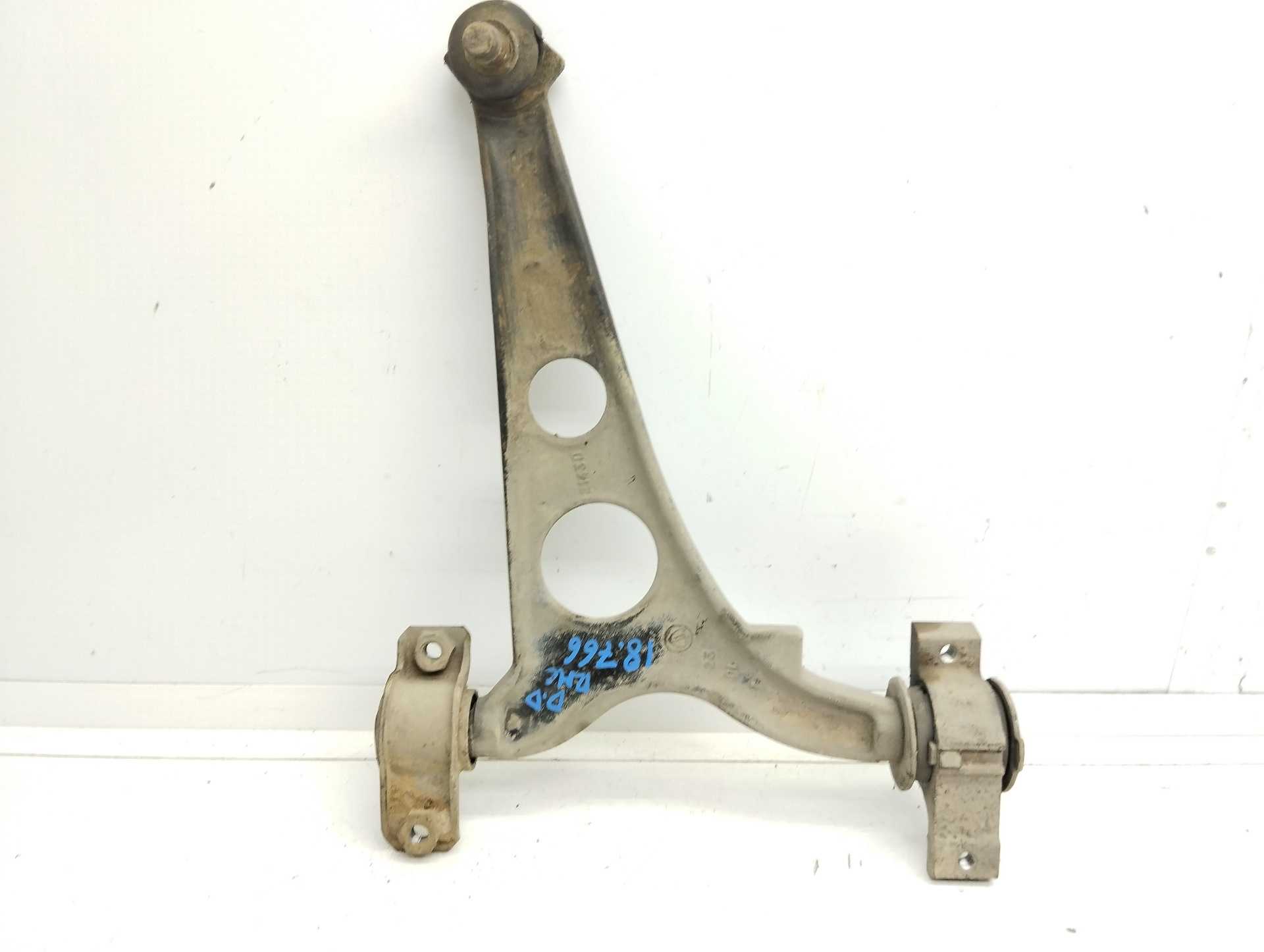 Recambio de brazo suspension inferior delantero derecho para lancia lybra berlina 1.9 jtd referencia OEM IAM   
