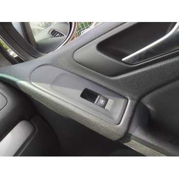 MANDO ELEVALUNAS DELANTERO DERECHO 5K0867256 