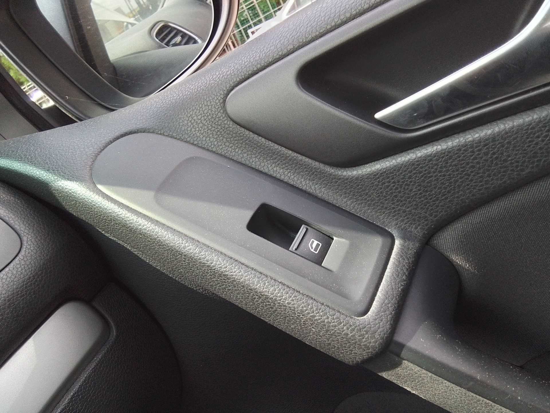 Recambio de mando elevalunas delantero derecho para volkswagen golf vi (5k1) referencia OEM IAM 5K0867256  