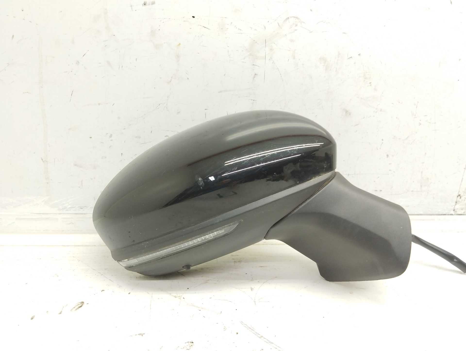Recambio de retrovisor derecho para renault captur ii equilibre referencia OEM IAM 2624420BA  