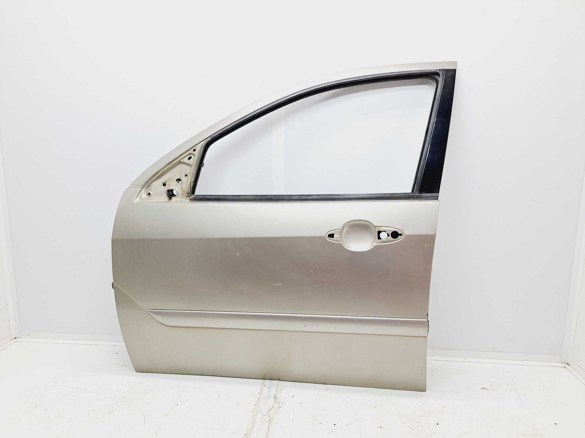 Recambio de puerta delantera izquierda para ford focus berlina (cak) ghia referencia OEM IAM   
