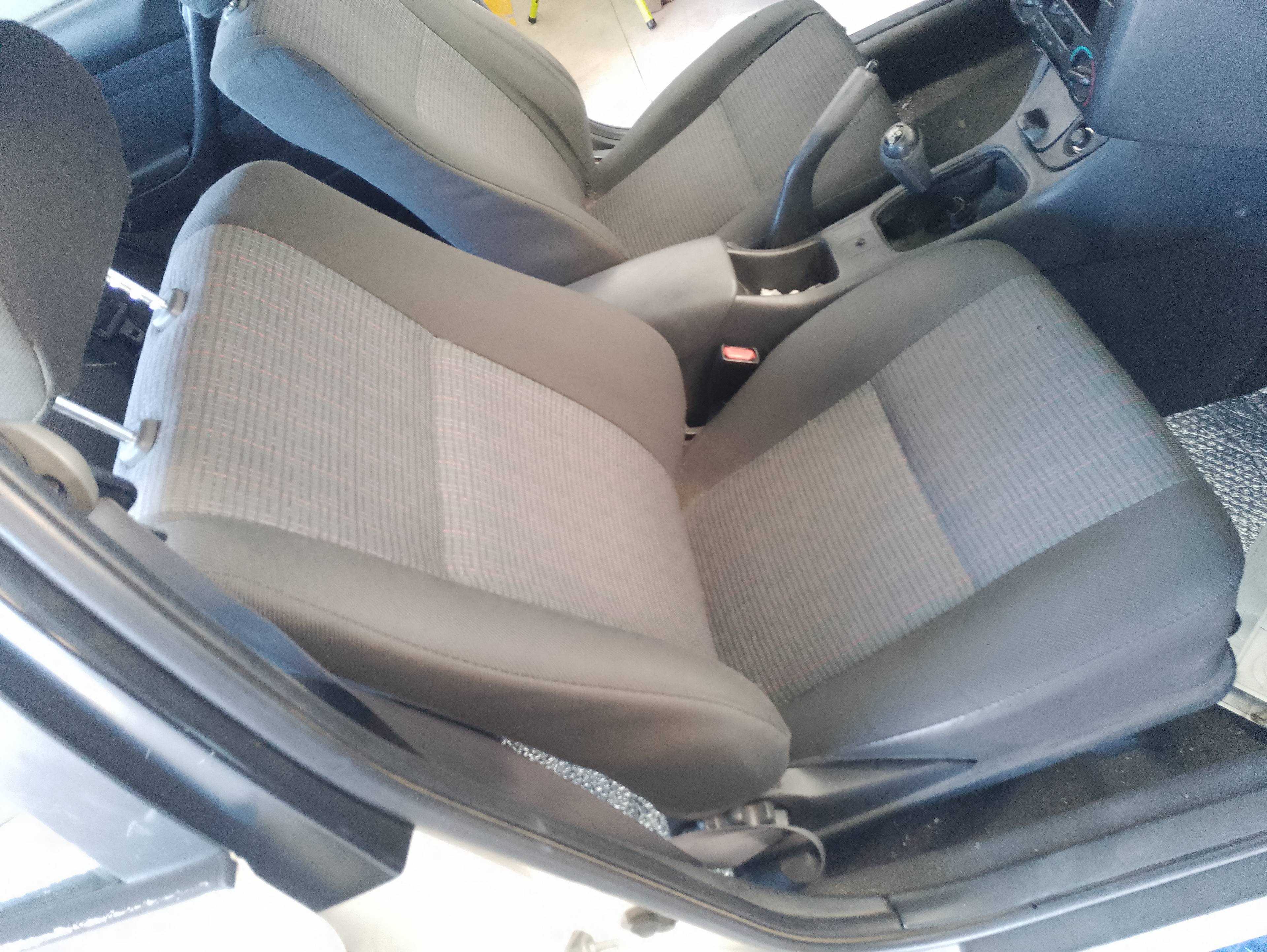 Recambio de asiento delantero derecho para toyota carina (t19) 2.0 d xl (4-ptas.) referencia OEM IAM   
