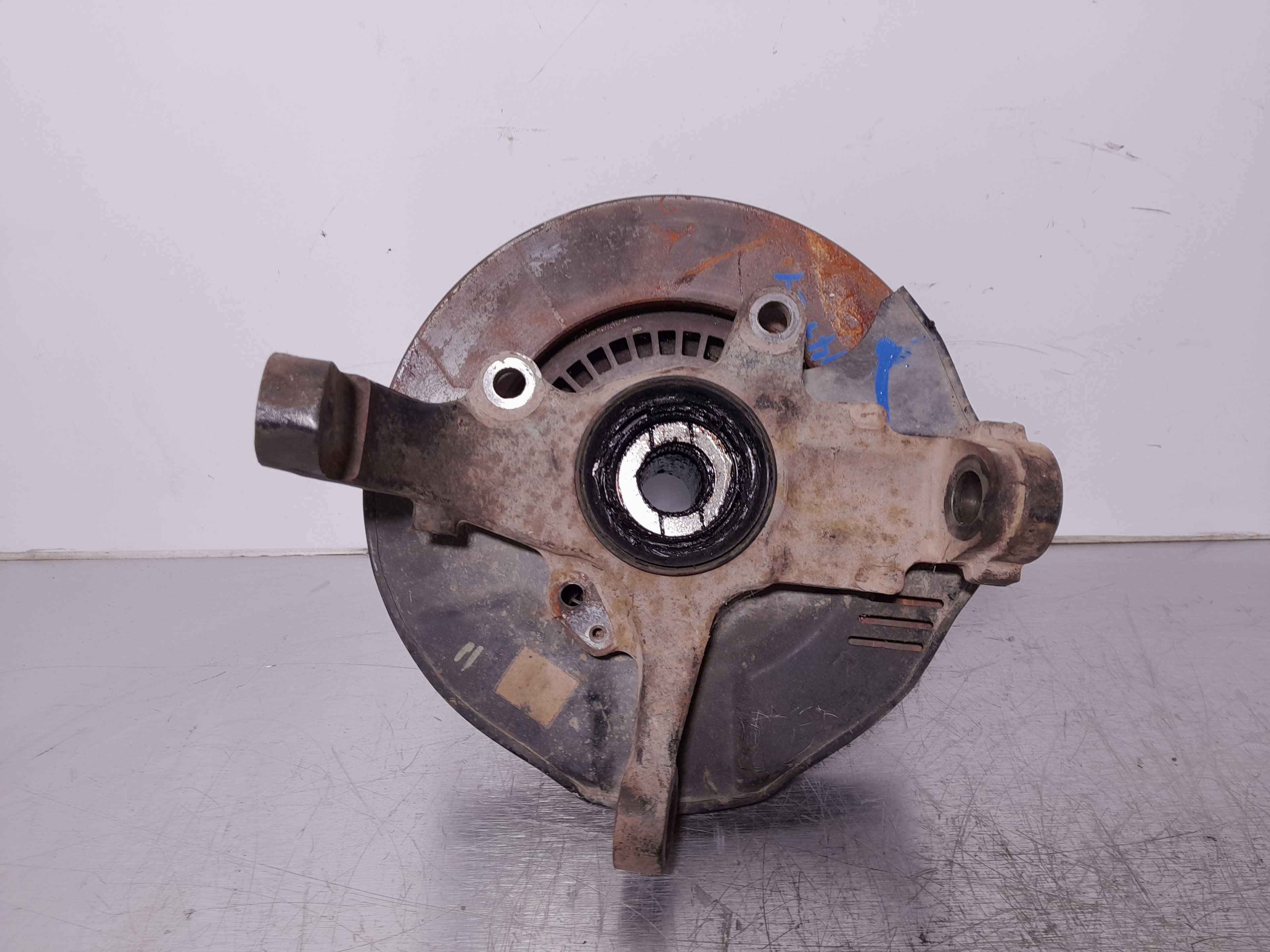 Recambio de mangueta delantera derecha para isuzu d-max crew cab 4wd referencia OEM IAM   