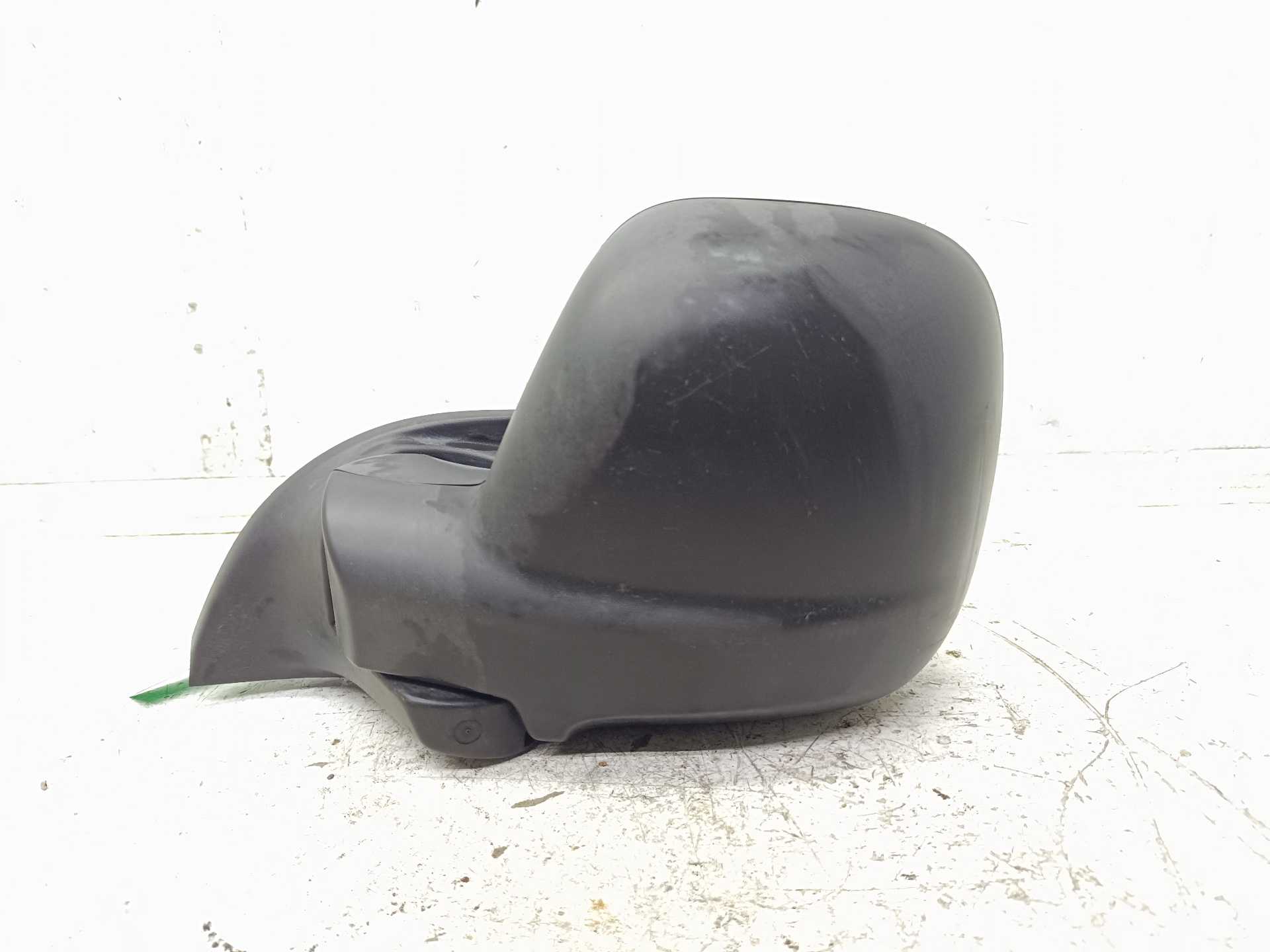 Recambio de retrovisor izquierdo para citroën berlingo station wagon xtr referencia OEM IAM 96777523XT  