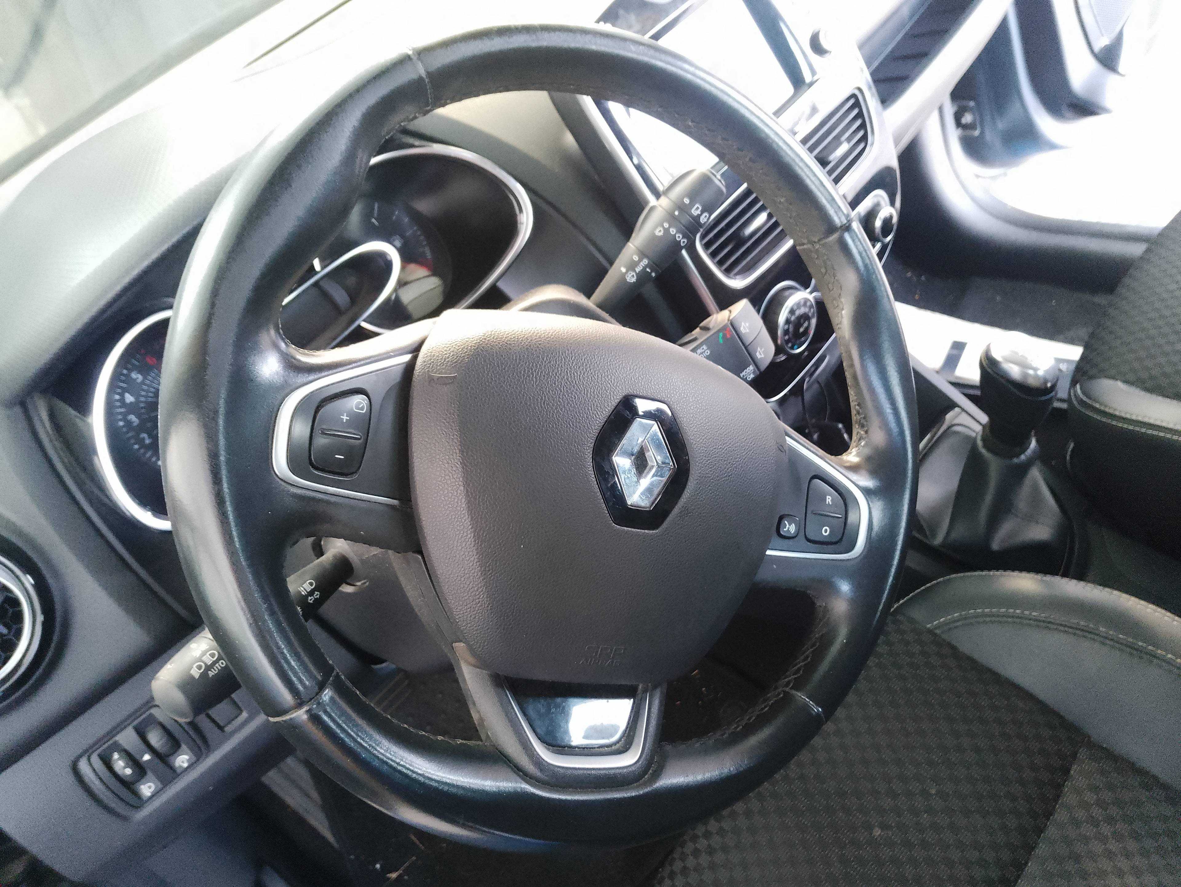 Recambio de volante para renault clio iv 1.0 tce referencia OEM IAM   