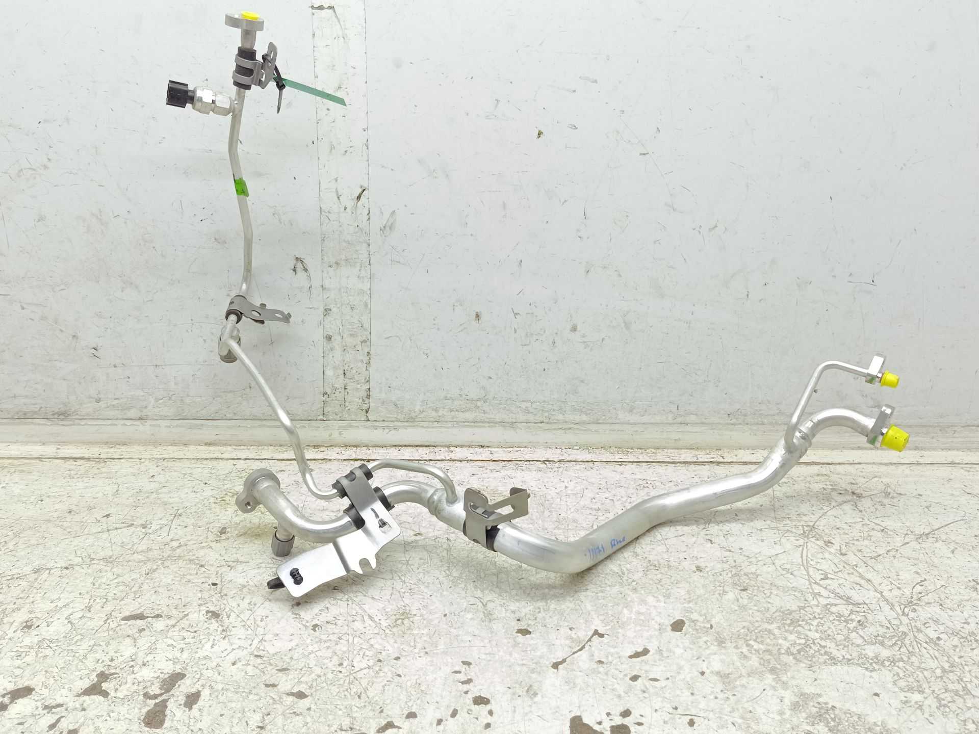 Recambio de tubos aire acondicionado para renault captur ii equilibre referencia OEM IAM 924400929R  