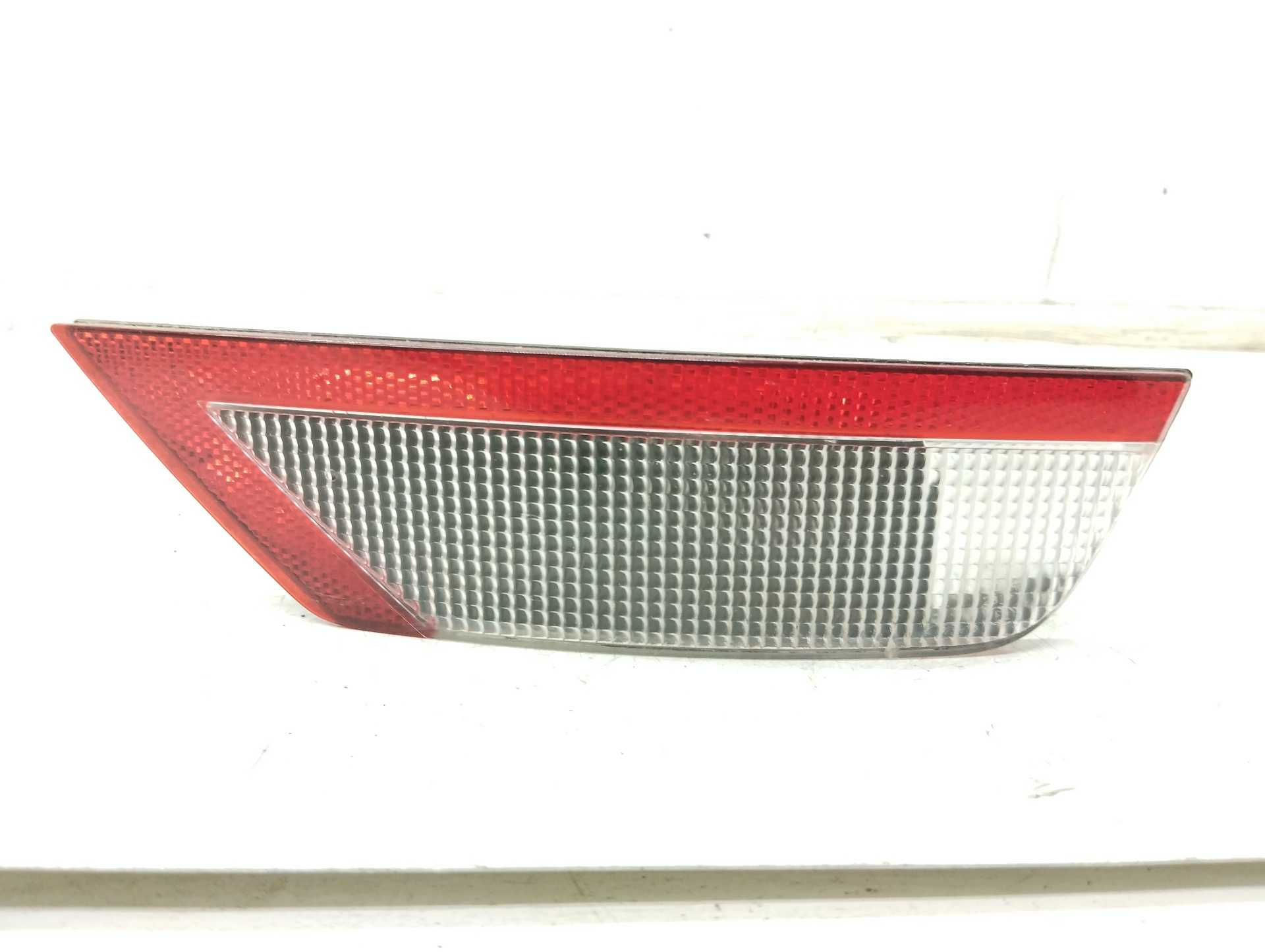 Recambio de piloto marcha atras para ford focus berlina (cap) ambiente (d) referencia OEM IAM 8V4115K272  