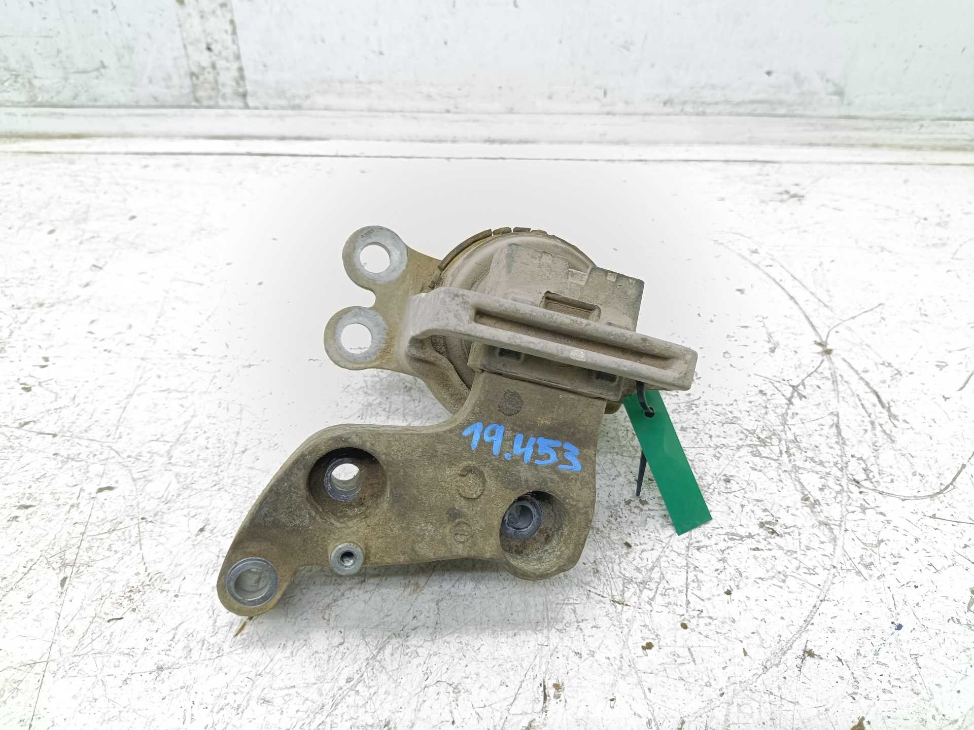 Recambio de soporte motor derecho para nissan x-trail (t32) 360 referencia OEM IAM 12114BA0A  