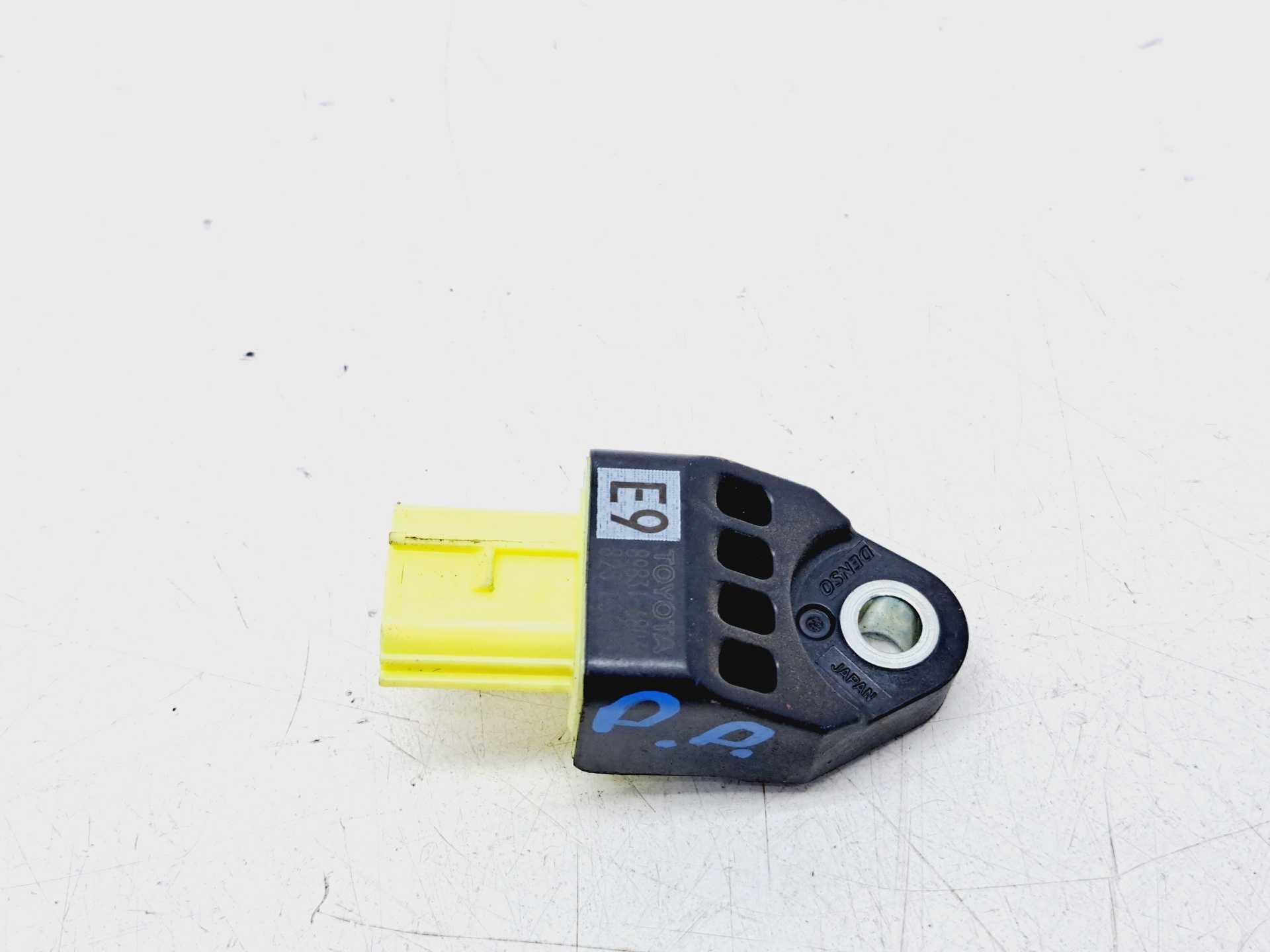 Recambio de sensor de impacto para toyota prius+ advance referencia OEM IAM 8983168030  