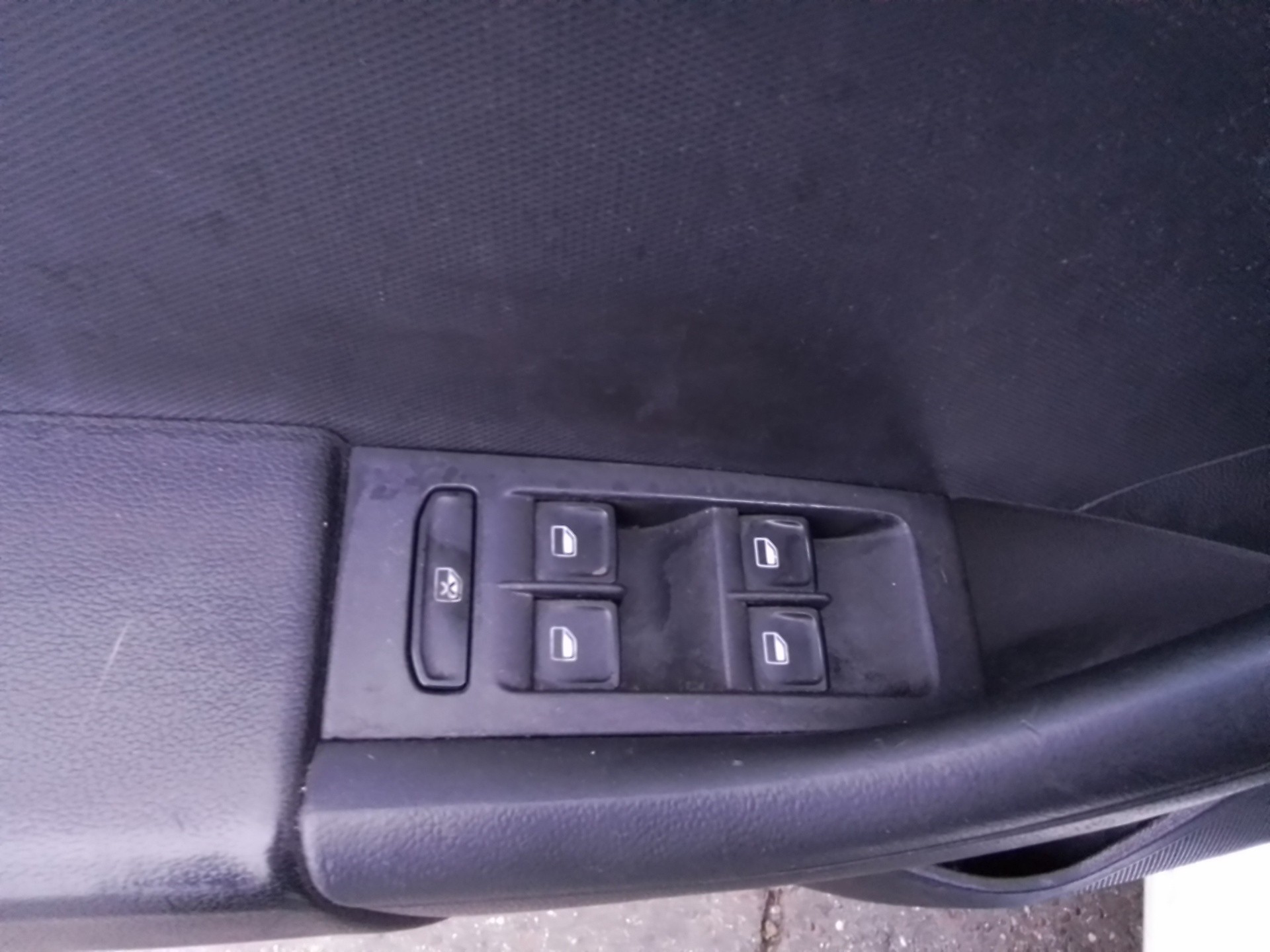 Recambio de mando elevalunas delantero izquierdo para skoda rapid 1.6 tdi dpf referencia OEM IAM   