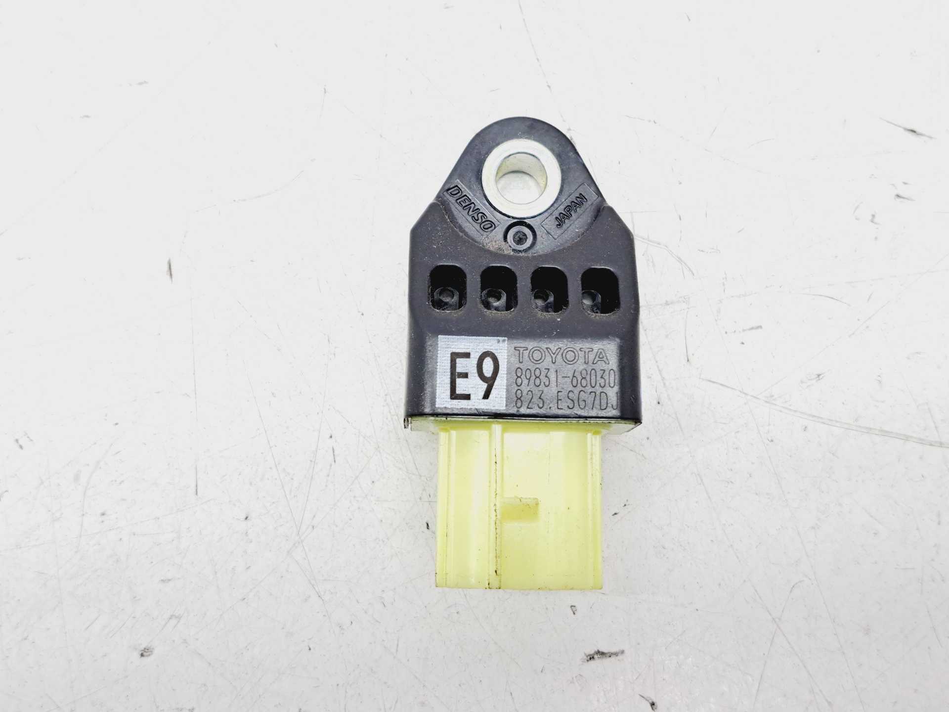 Recambio de sensor de impacto para toyota prius+ advance referencia OEM IAM 8983168030  