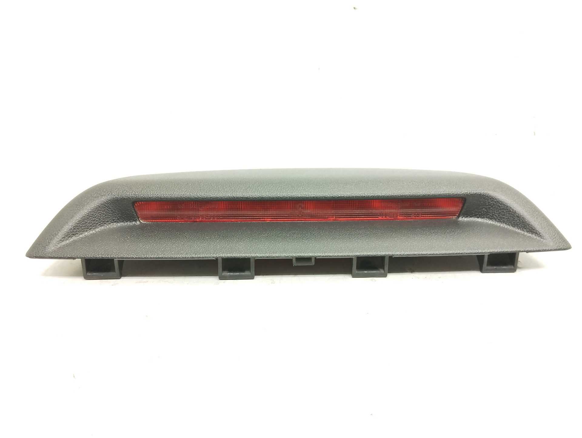 Recambio de luz central de freno para citroën c-elysée seduction referencia OEM IAM 9800282377 9594141620 
