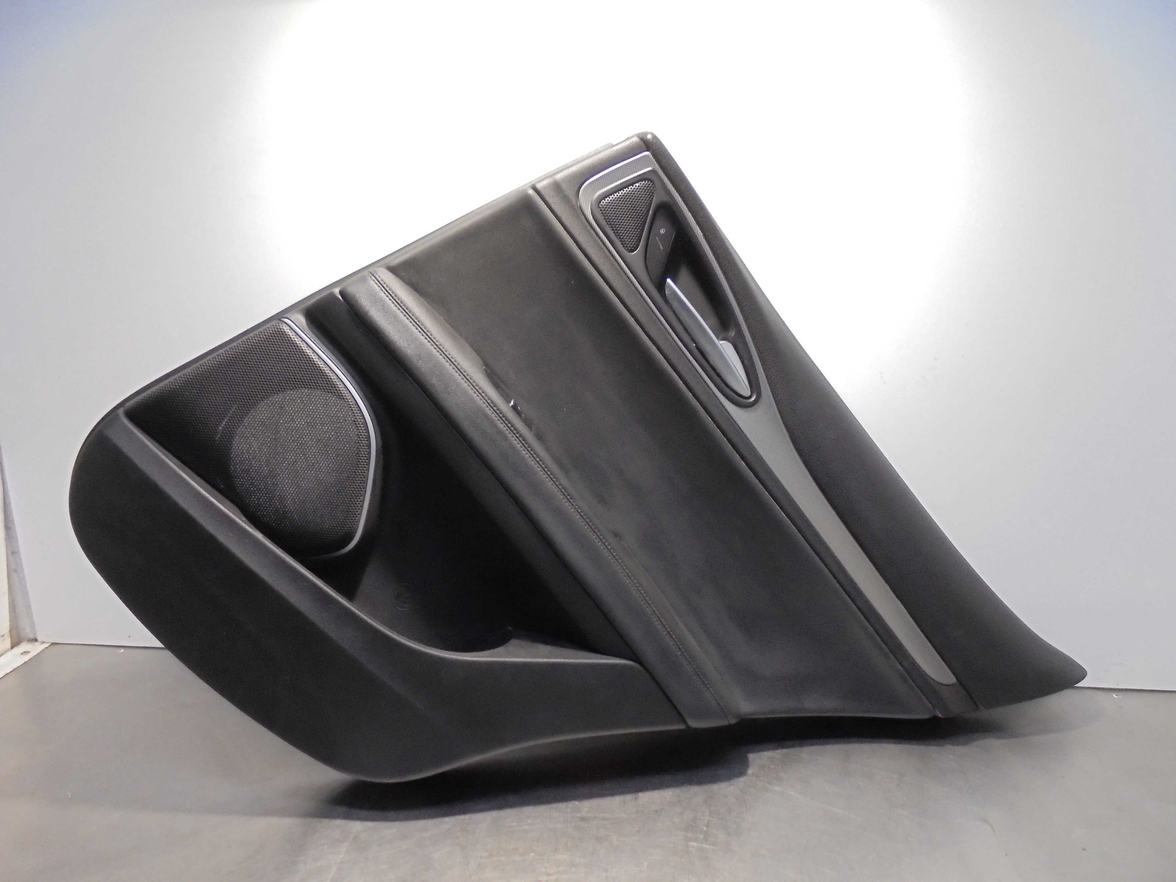 Recambio de guarnecido puerta trasera derecha para alfa romeo stelvio (630) executive 4wd referencia OEM IAM 156197051  
