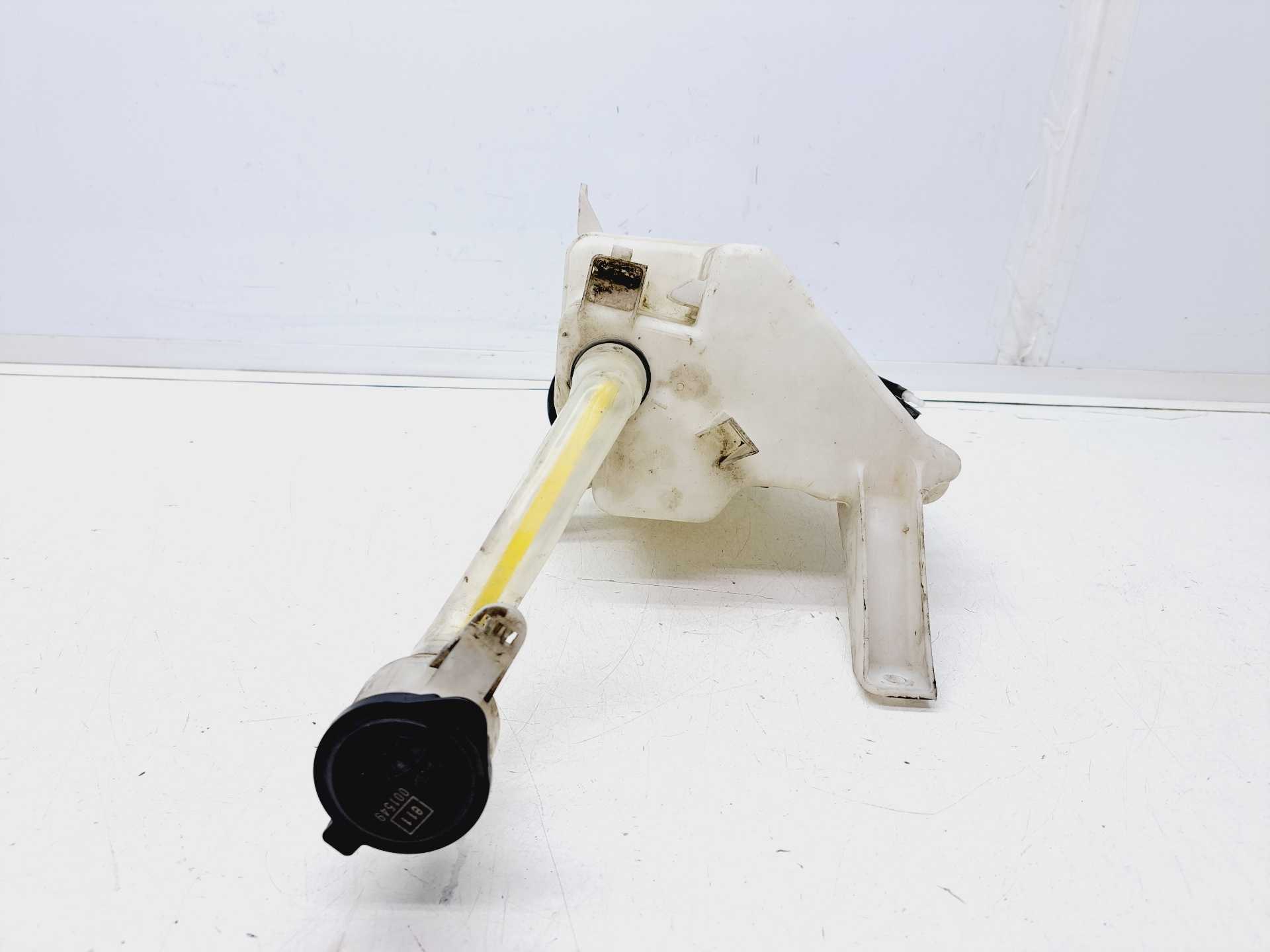 Recambio de deposito limpia para toyota prius+ advance referencia OEM IAM 060851552 DENSO 