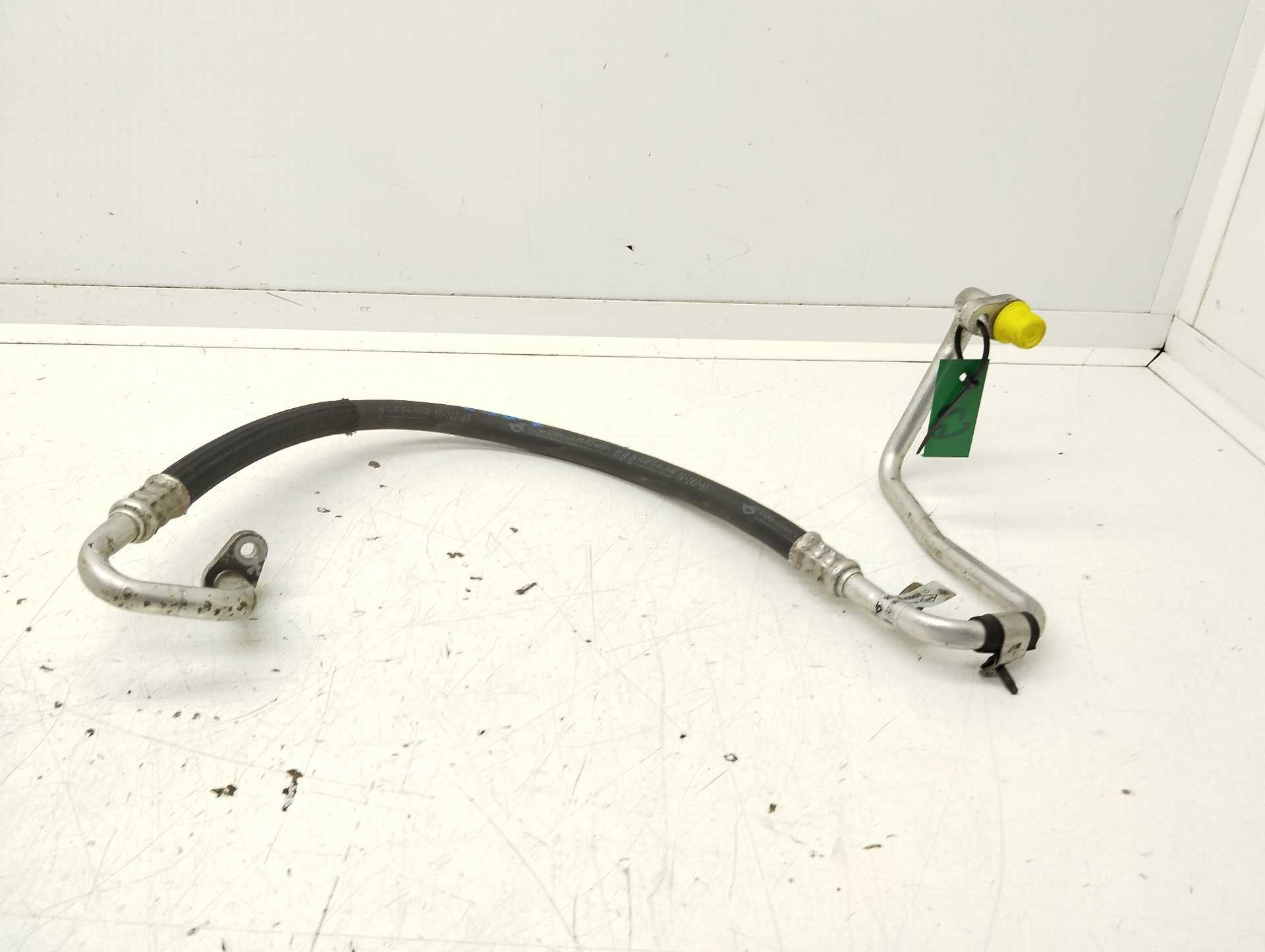 Recambio de tubos aire acondicionado para renault clio iv zen referencia OEM IAM 924909096R  