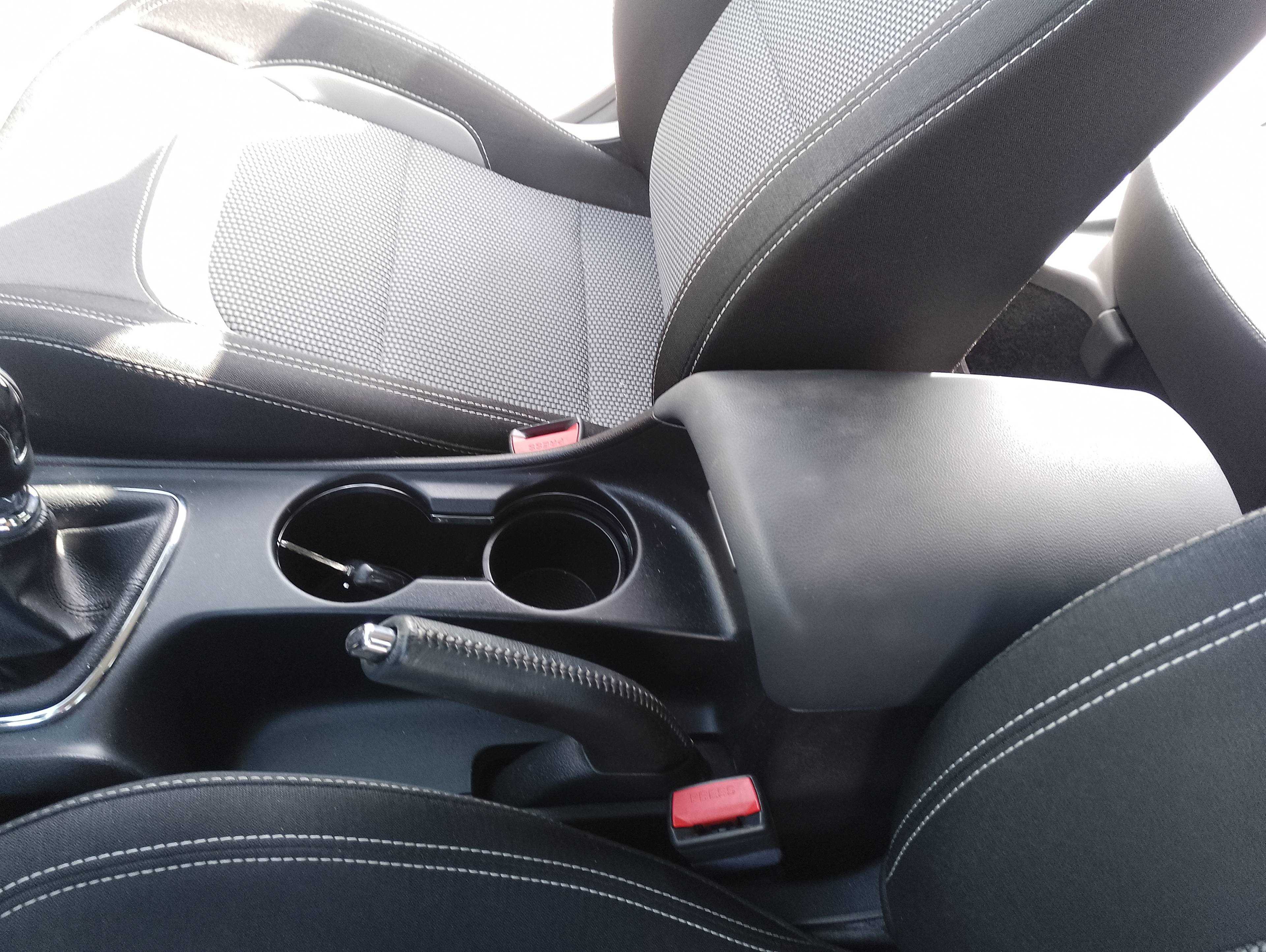Recambio de apoyabrazos central para kia cee´d business referencia OEM IAM   