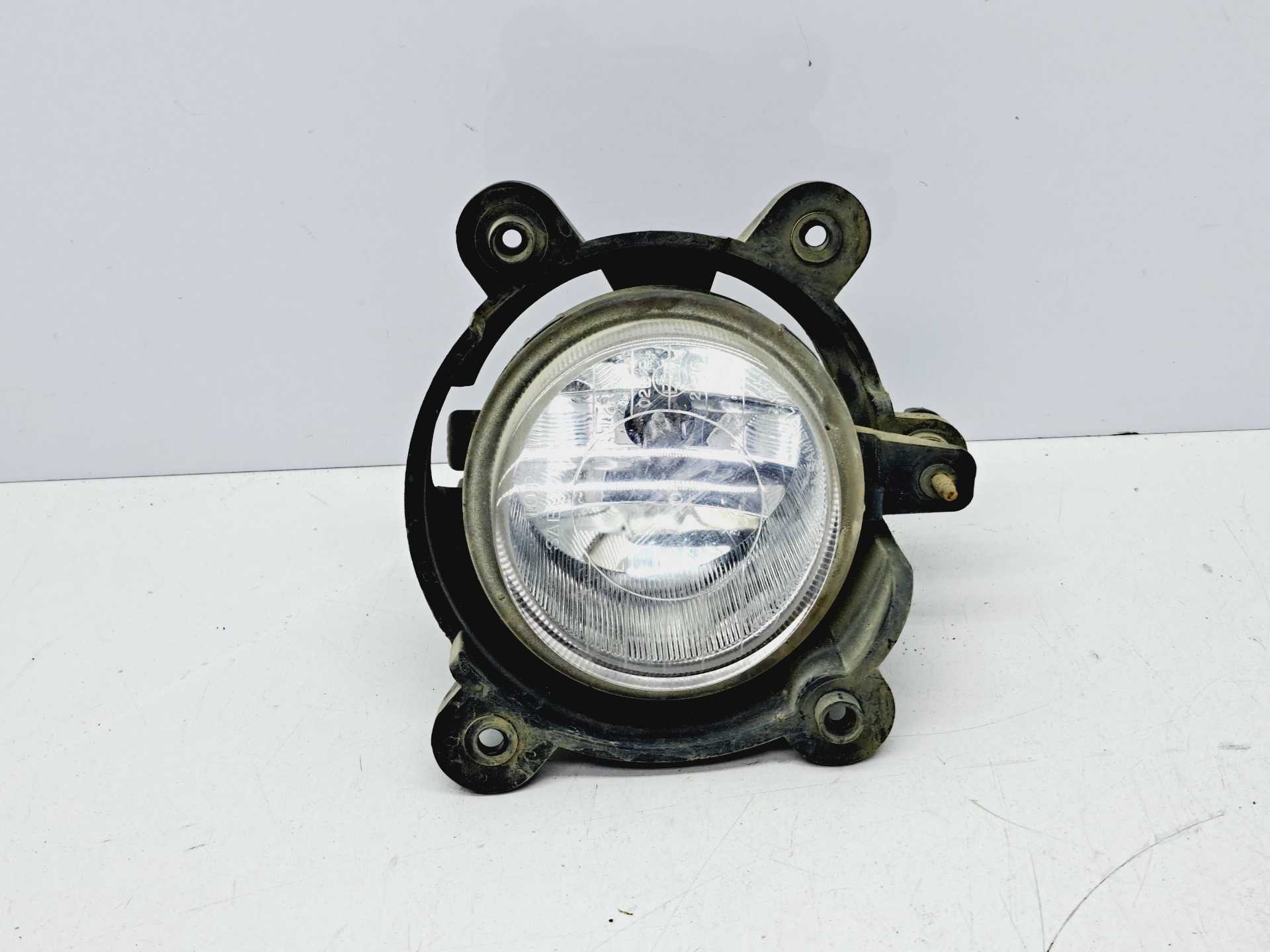 Recambio de faro antiniebla izquierdo para kia sorento 2.5 crdi active referencia OEM IAM   