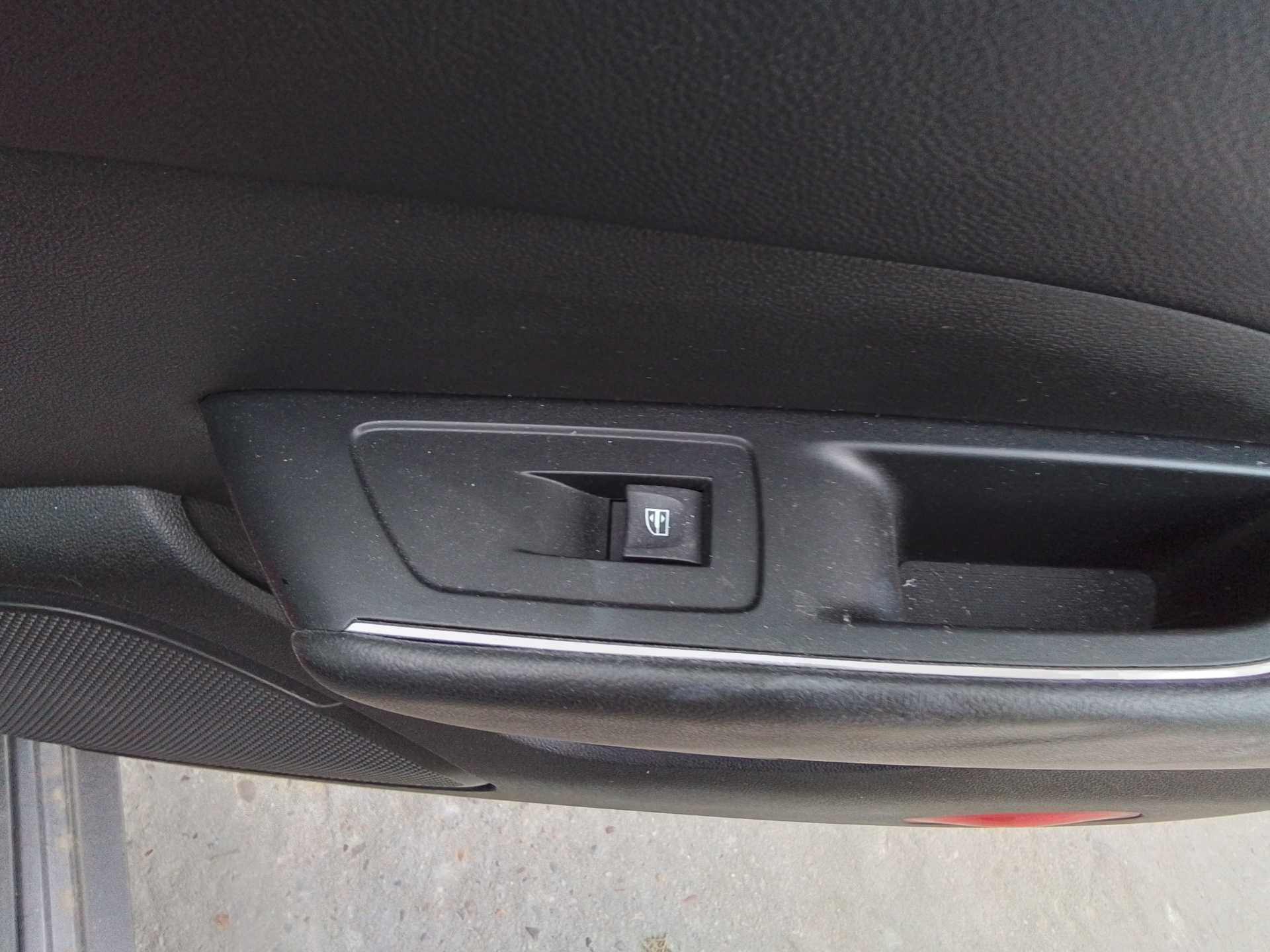Recambio de mando elevalunas trasero derecho para renault talisman grandtour intens referencia OEM IAM   