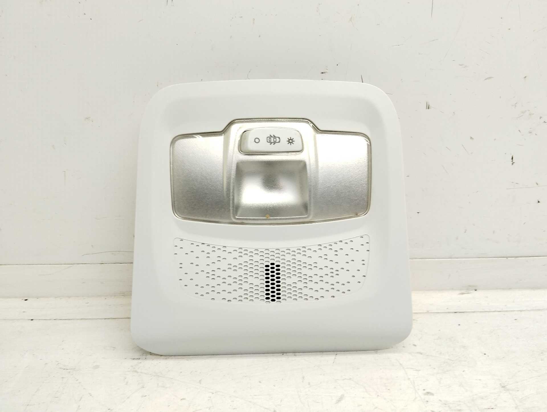 Recambio de luz interior para peugeot 208 style referencia OEM IAM 9674441377  