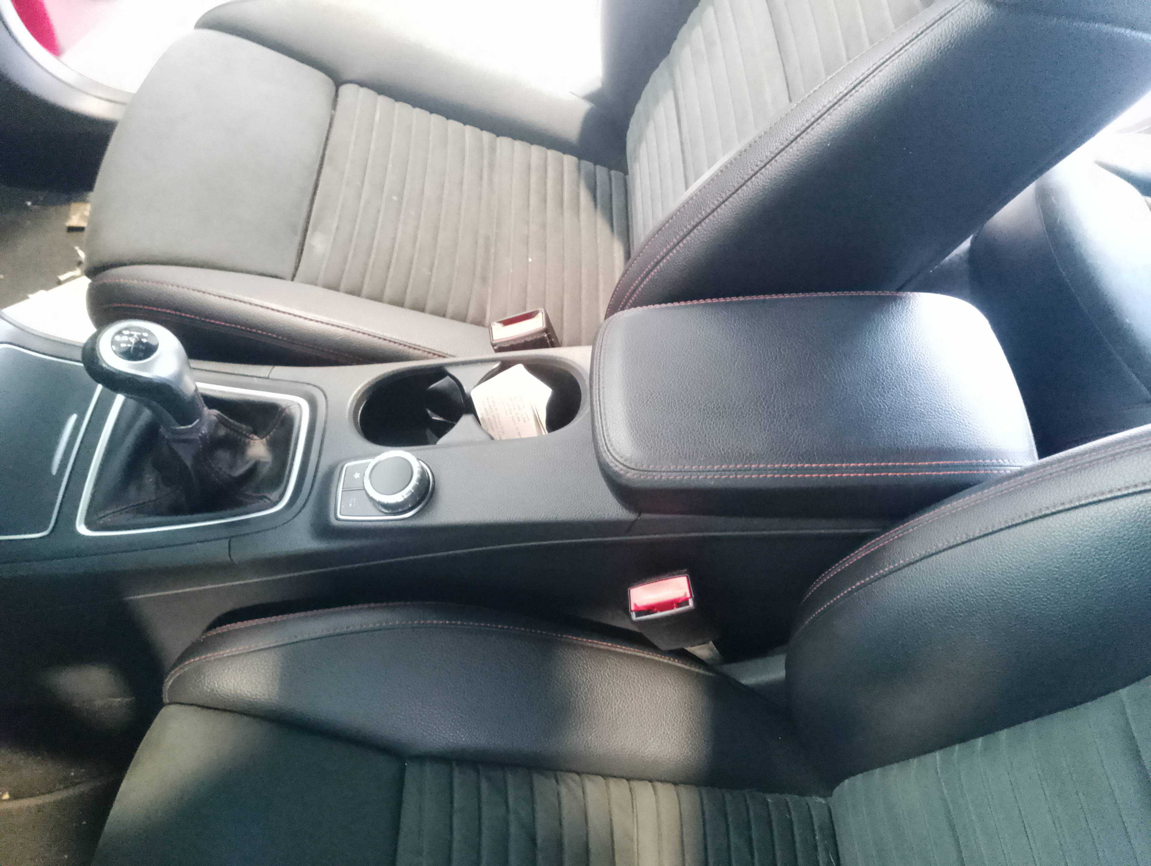 Recambio de apoyabrazos central para mercedes-benz clase b (w245) 150 (245.231) referencia OEM IAM   