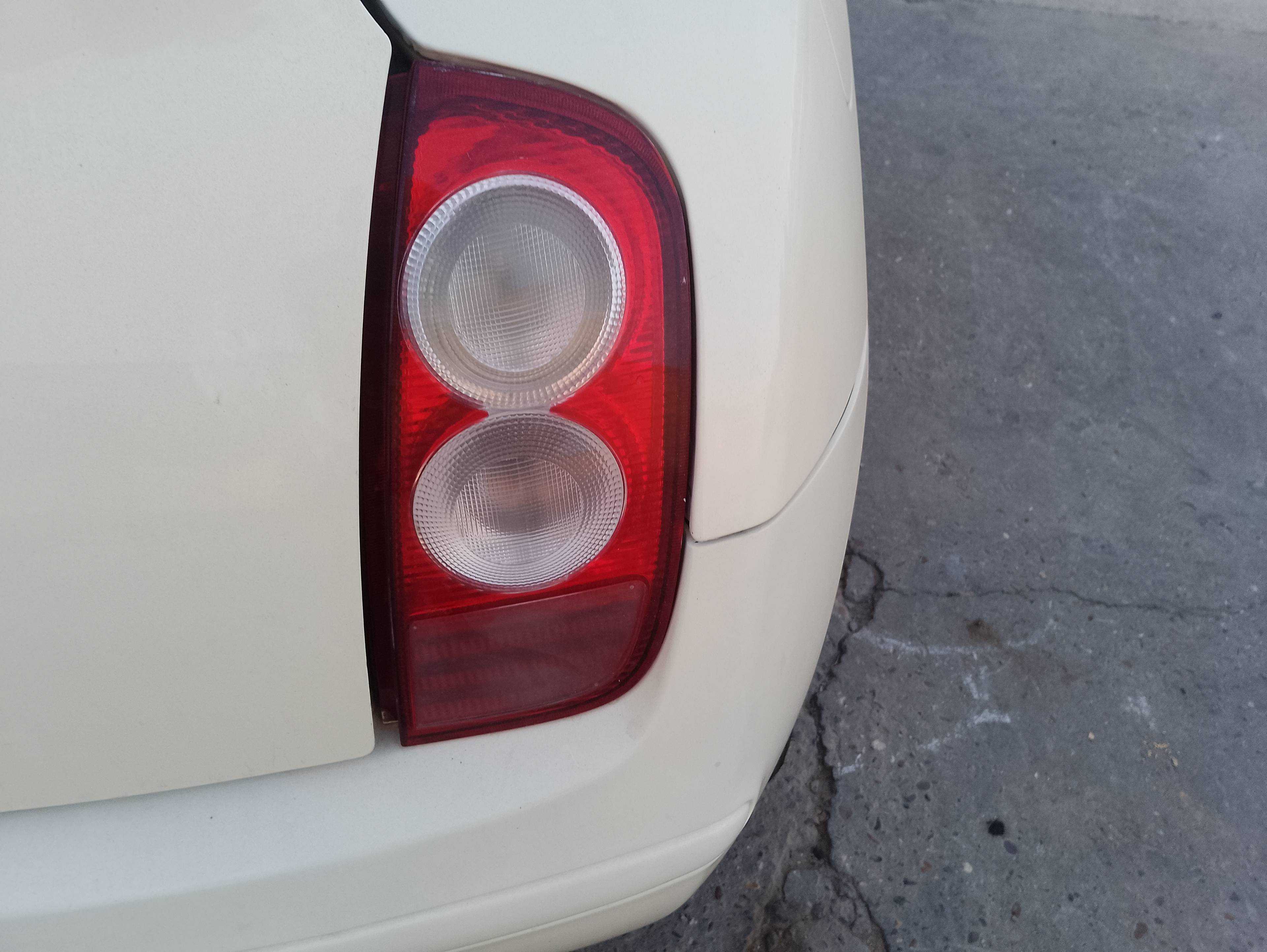 Recambio de piloto trasero derecho para nissan micra (k12e) 25 aniversario referencia OEM IAM   