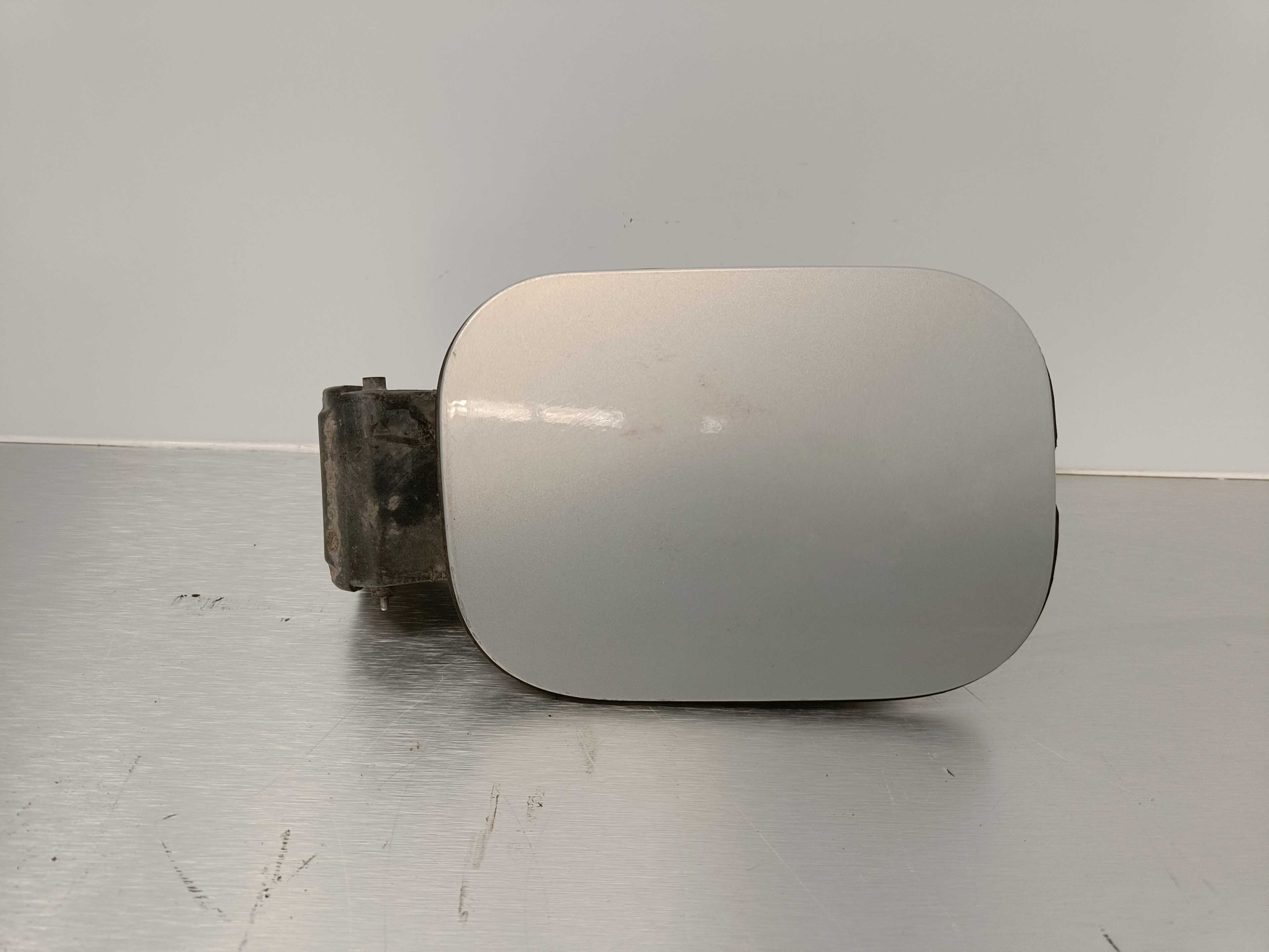 Recambio de tapa exterior combustible para renault megane ii berlina 5p 1.6 16v referencia OEM IAM   