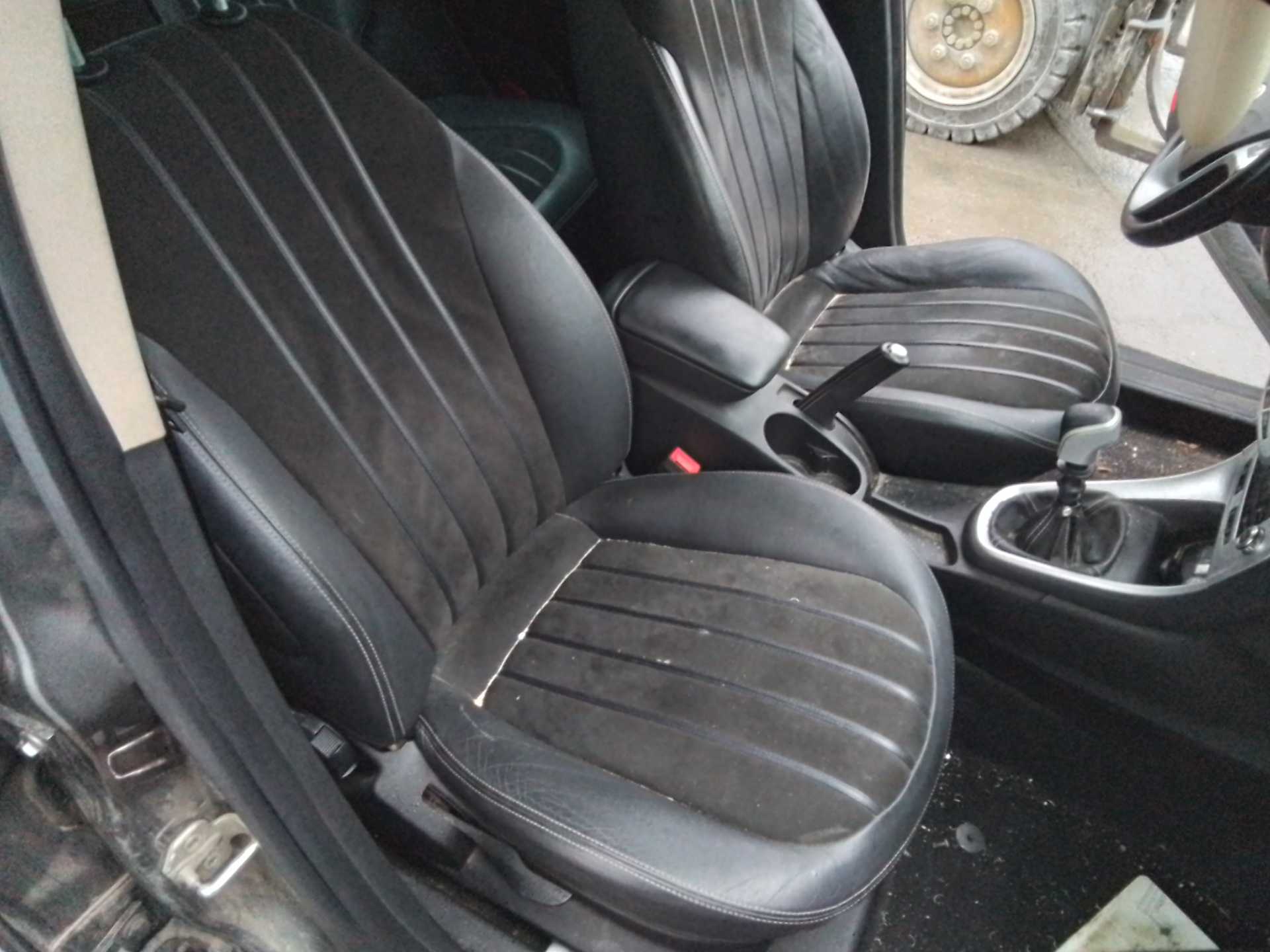 Recambio de asiento delantero derecho para lancia delta (181) argento referencia OEM IAM   