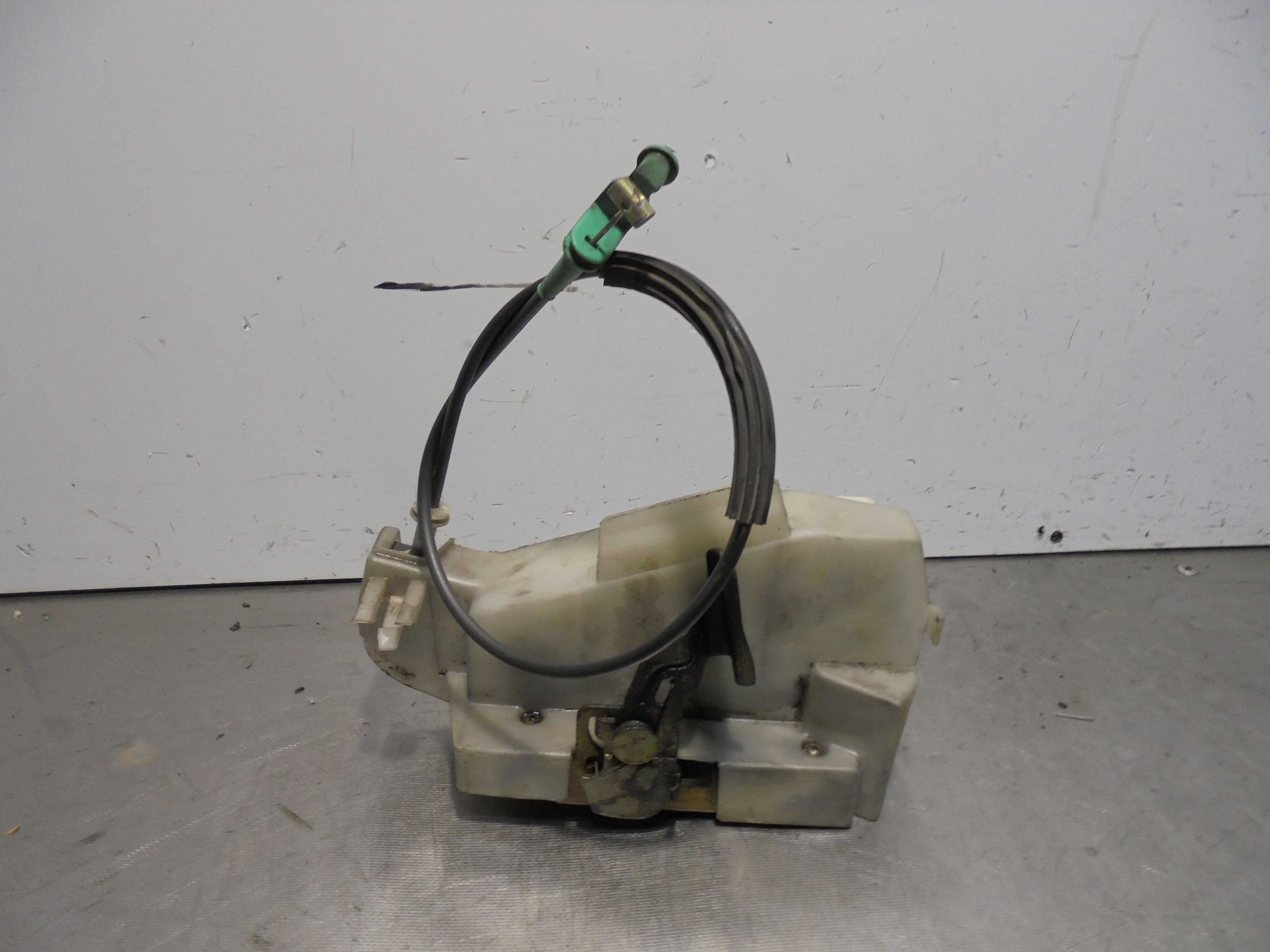 Recambio de cerradura puerta trasera izquierda para ford fiesta berlina básico referencia OEM IAM 96FGA264A27BH DOPRE 