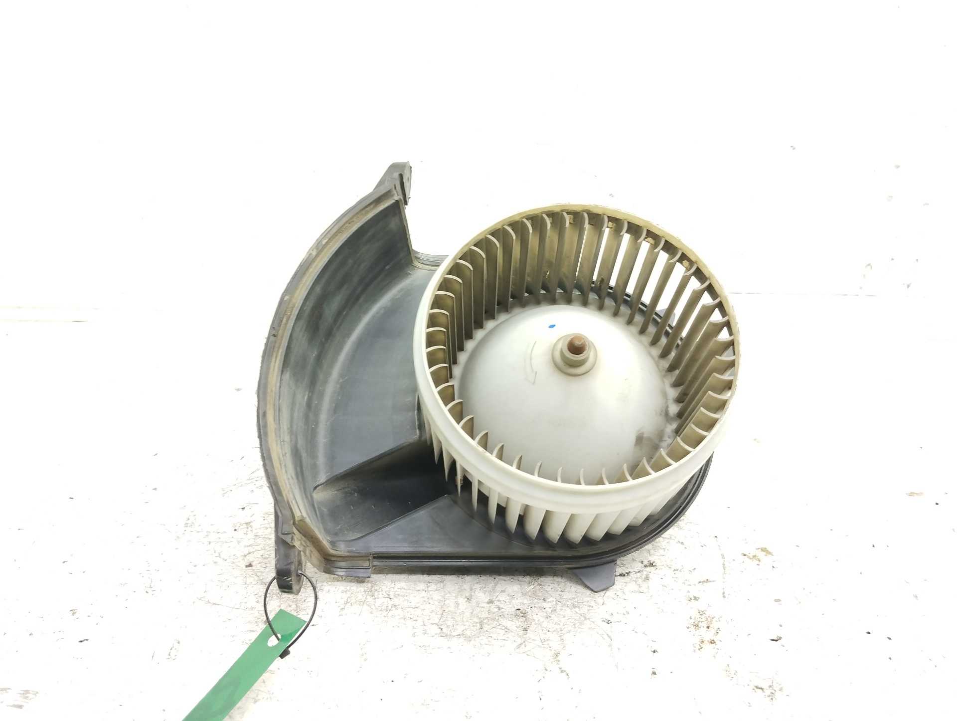 Recambio de motor calefaccion para renault kangoo expression referencia OEM IAM 173830100  