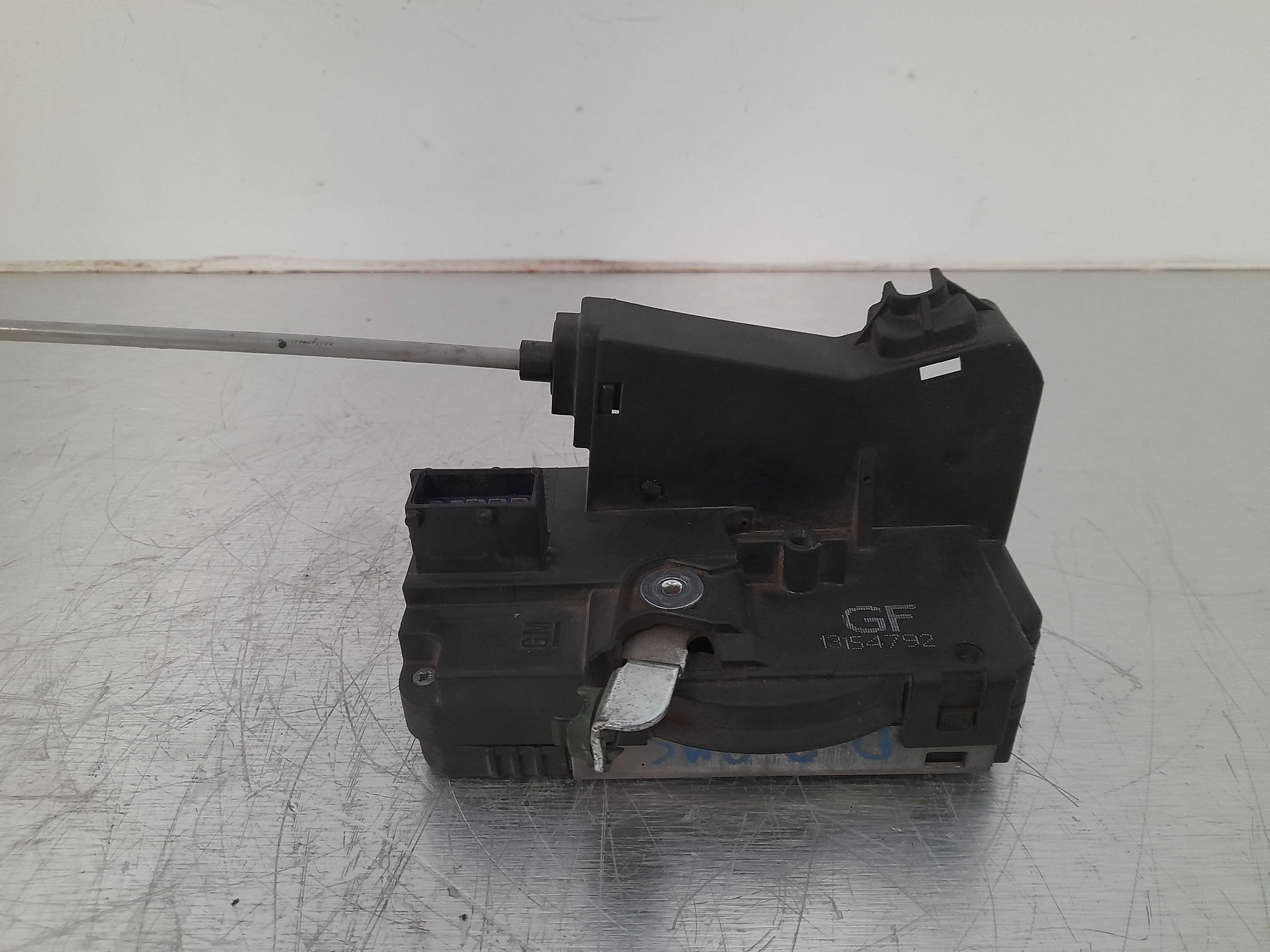 Recambio de cerradura puerta delantera derecha para opel meriva cosmo referencia OEM IAM 13154792  