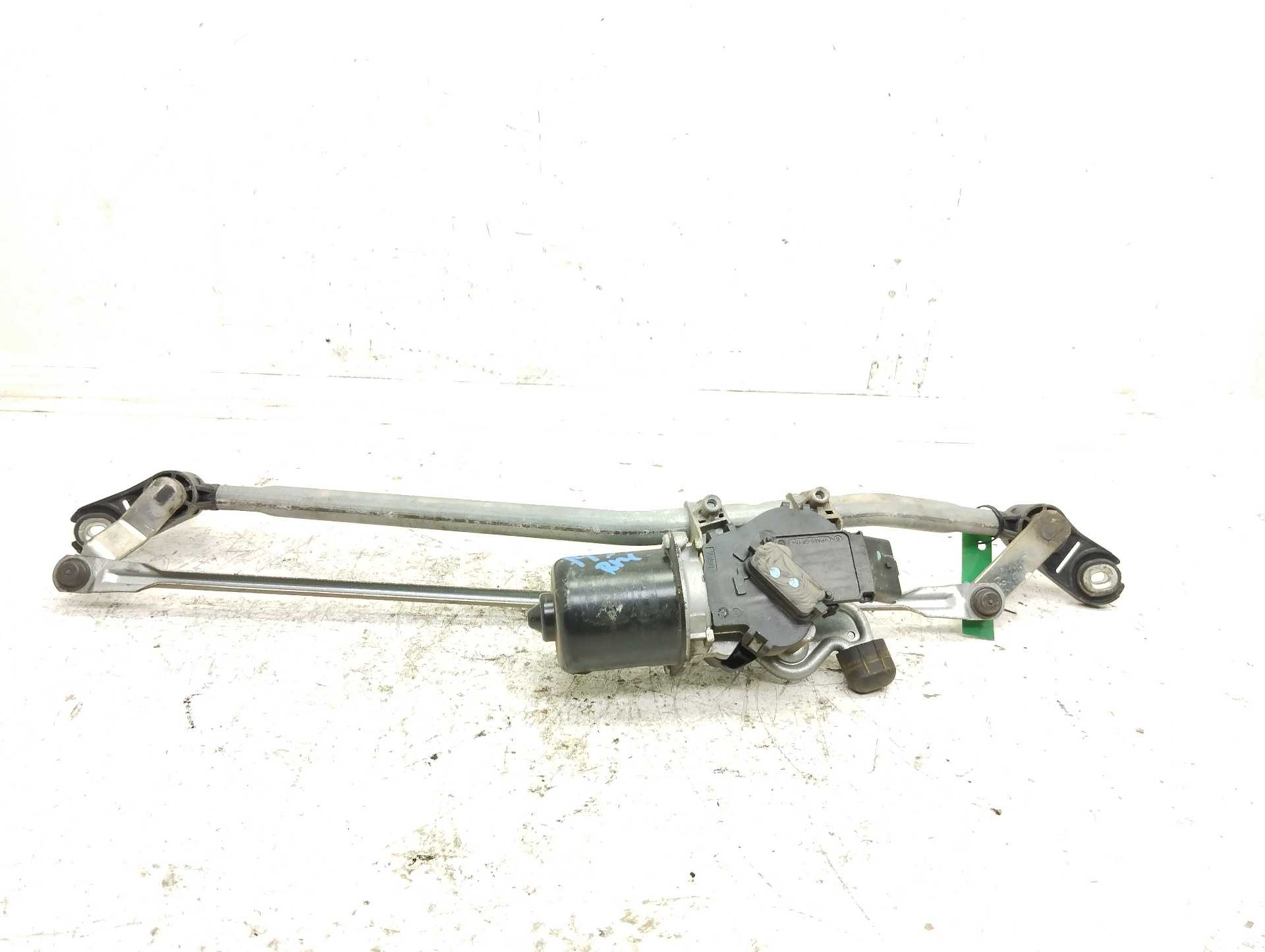 Recambio de motor limpia delantero para renault kangoo expression referencia OEM IAM 8200409692D  