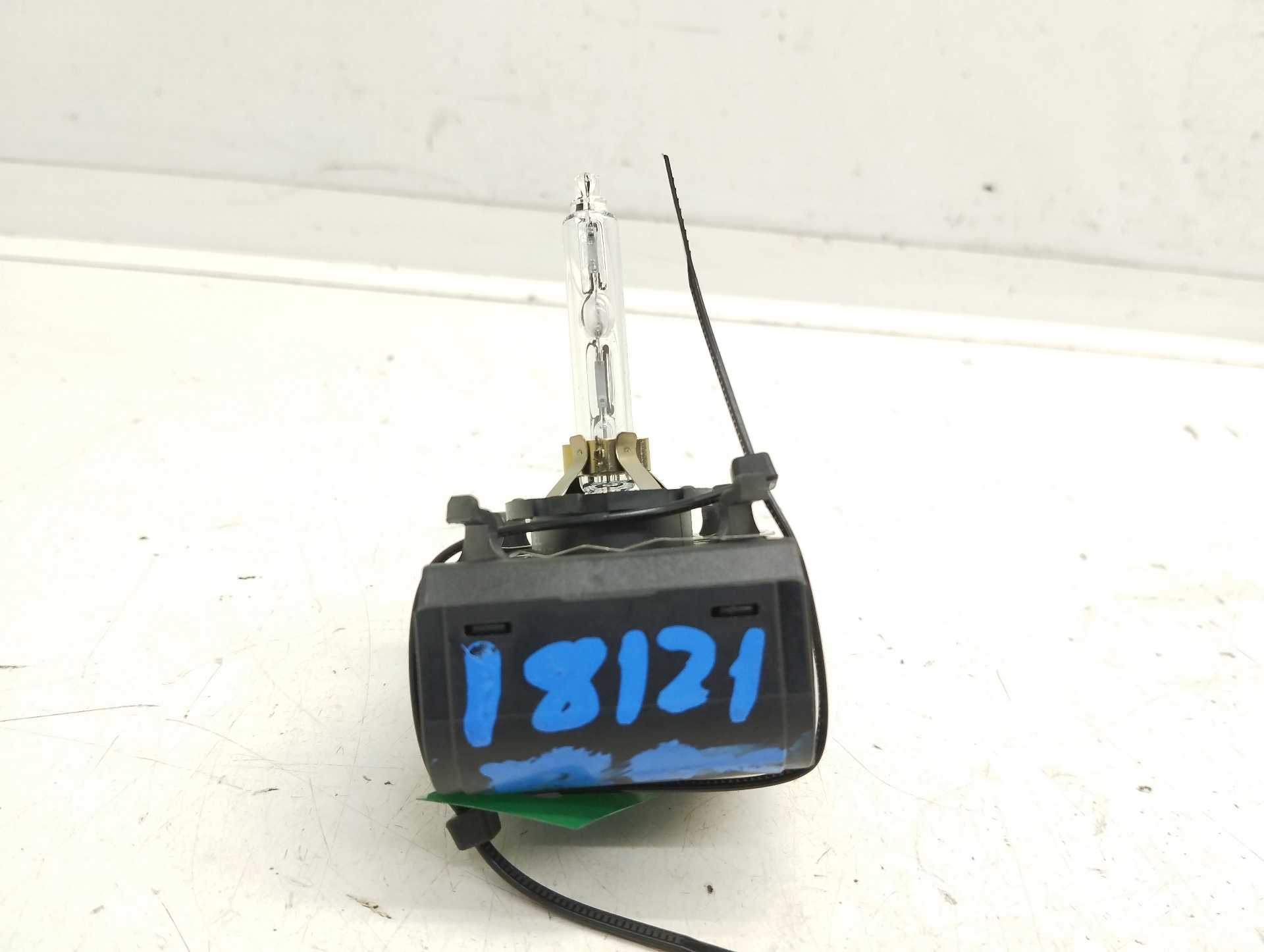 Recambio de bombilla de xenon para mercedes-benz clase m (w164) 3.0 cdi cat referencia OEM IAM 5DD00831910  