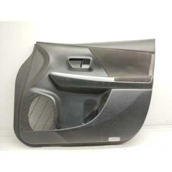 Recambio de guarnecido puerta delantera derecha para toyota prius+ advance referencia OEM IAM 6761047710  