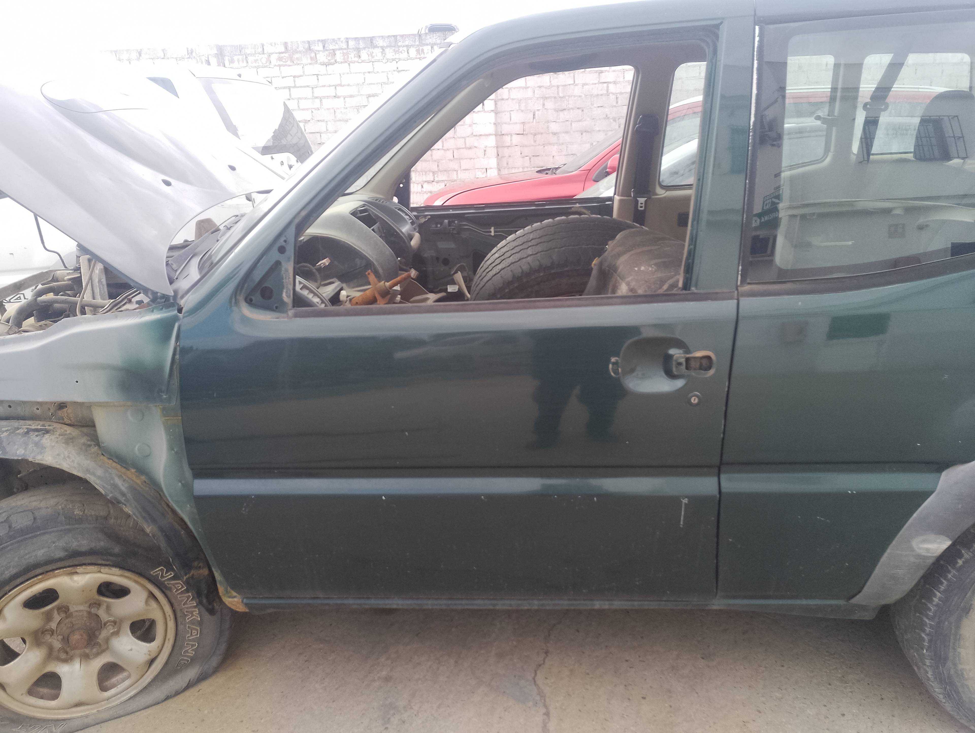 Recambio de puerta delantera izquierda para nissan terrano/terrano.ii (r20) aventura referencia OEM IAM   