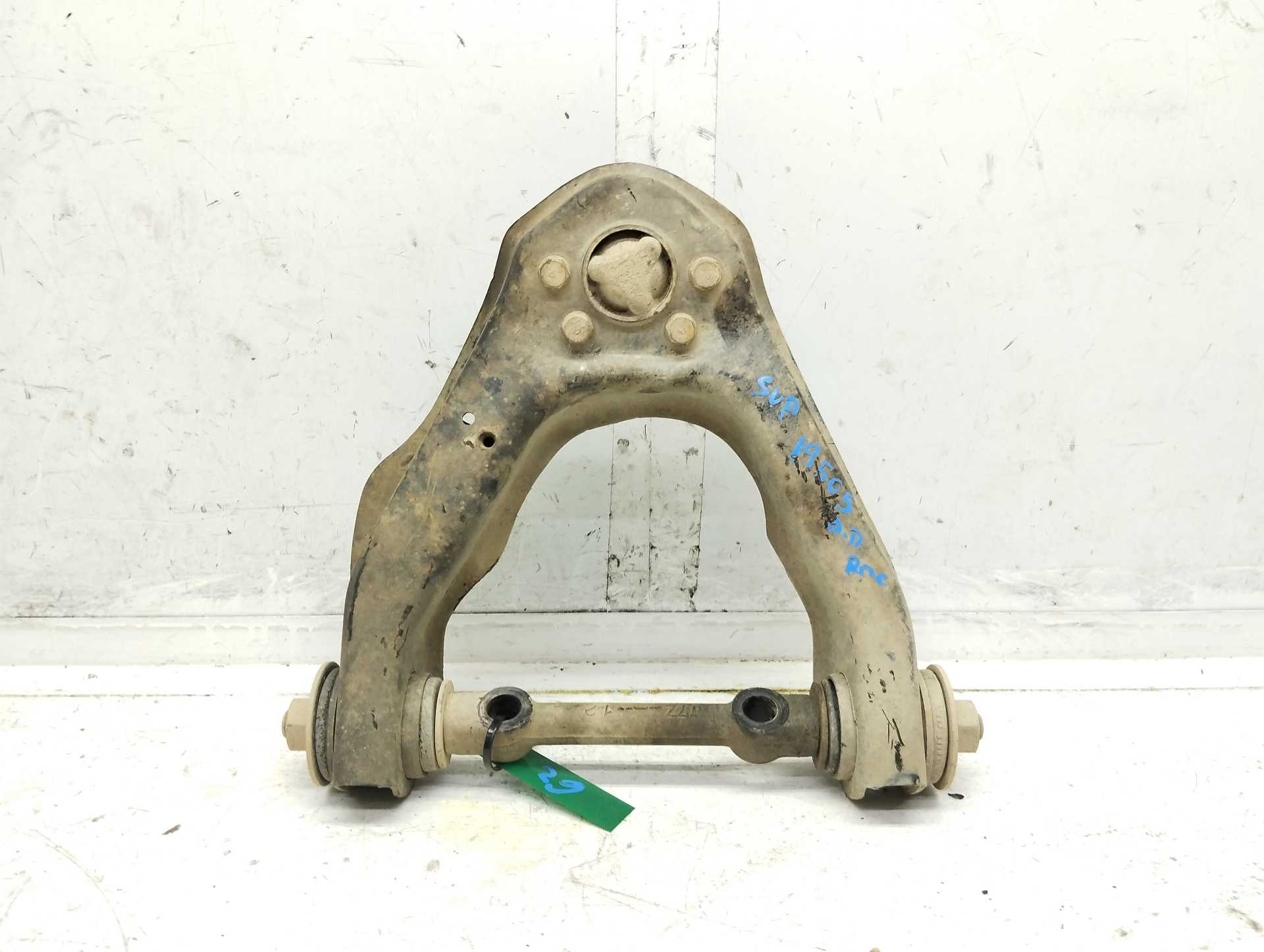 Recambio de brazo suspension superior delantero derecho para nissan terrano/terrano.ii (r20) avenue referencia OEM IAM  545267F0