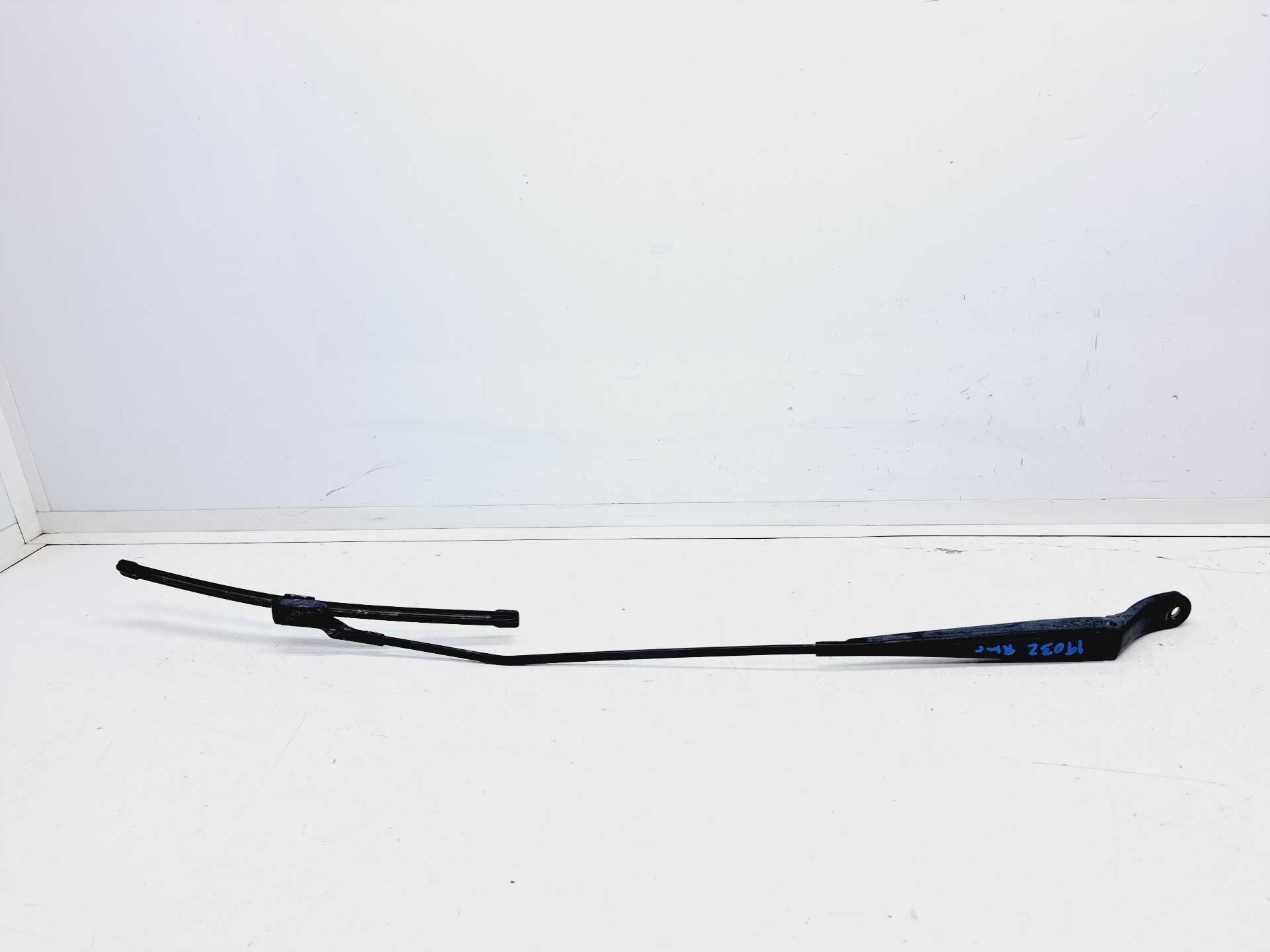 Recambio de brazo limpia delantero derecho para citroën berlingo station wagon sx multispace referencia OEM IAM 9682974780  